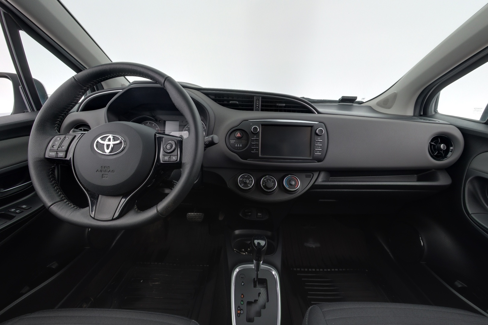 TOYOTA Yaris 2019