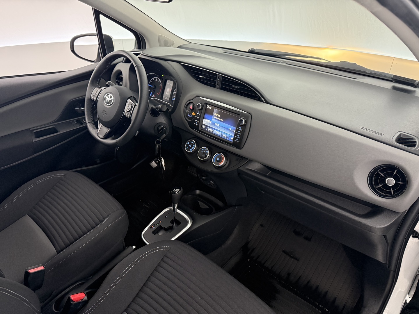 TOYOTA Yaris 2019