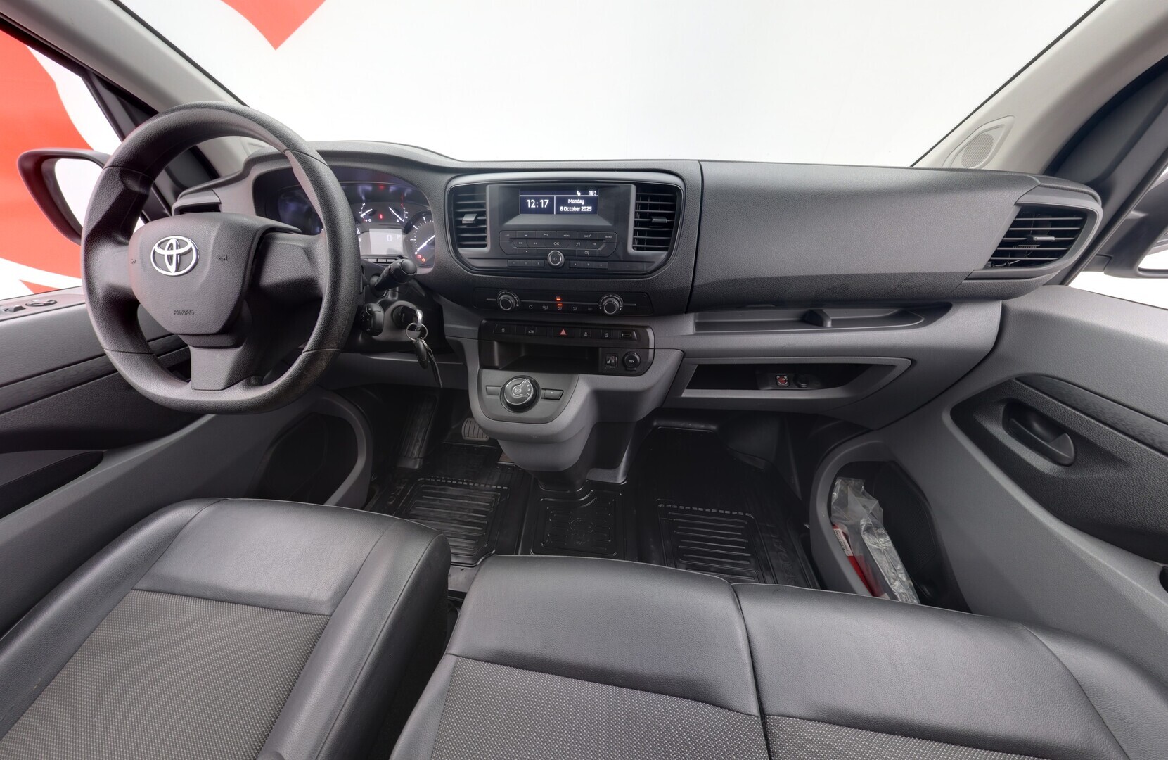 TOYOTA Proace 2021
