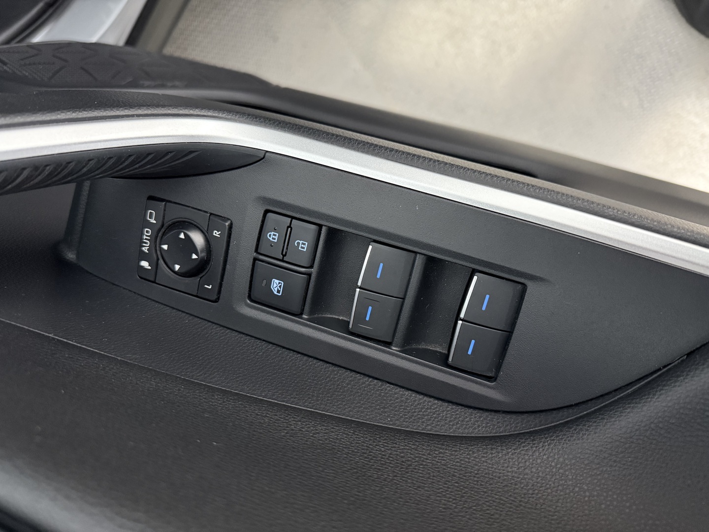 TOYOTA RAV4 Plug-in 2022