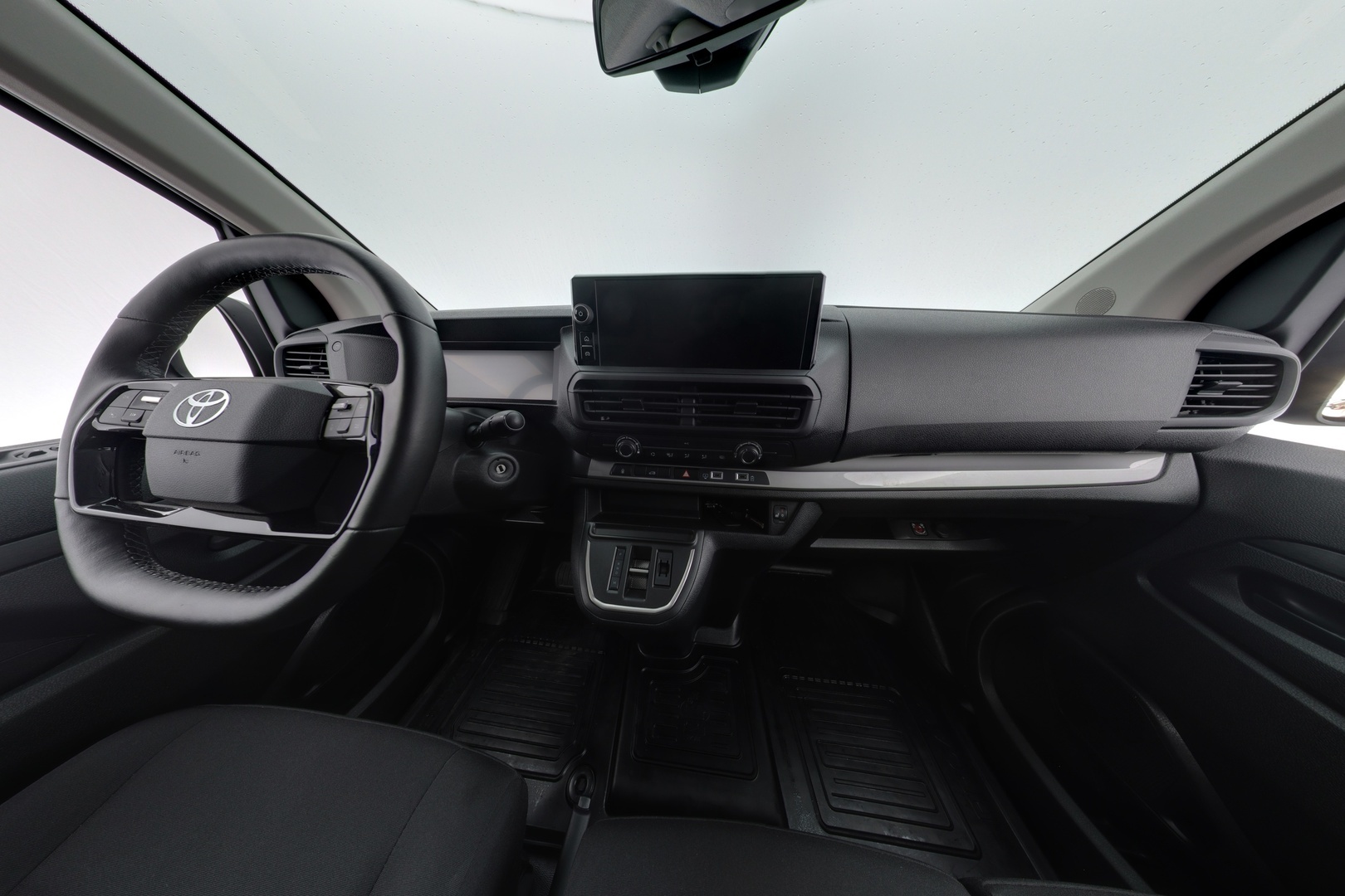 TOYOTA Proace 2025