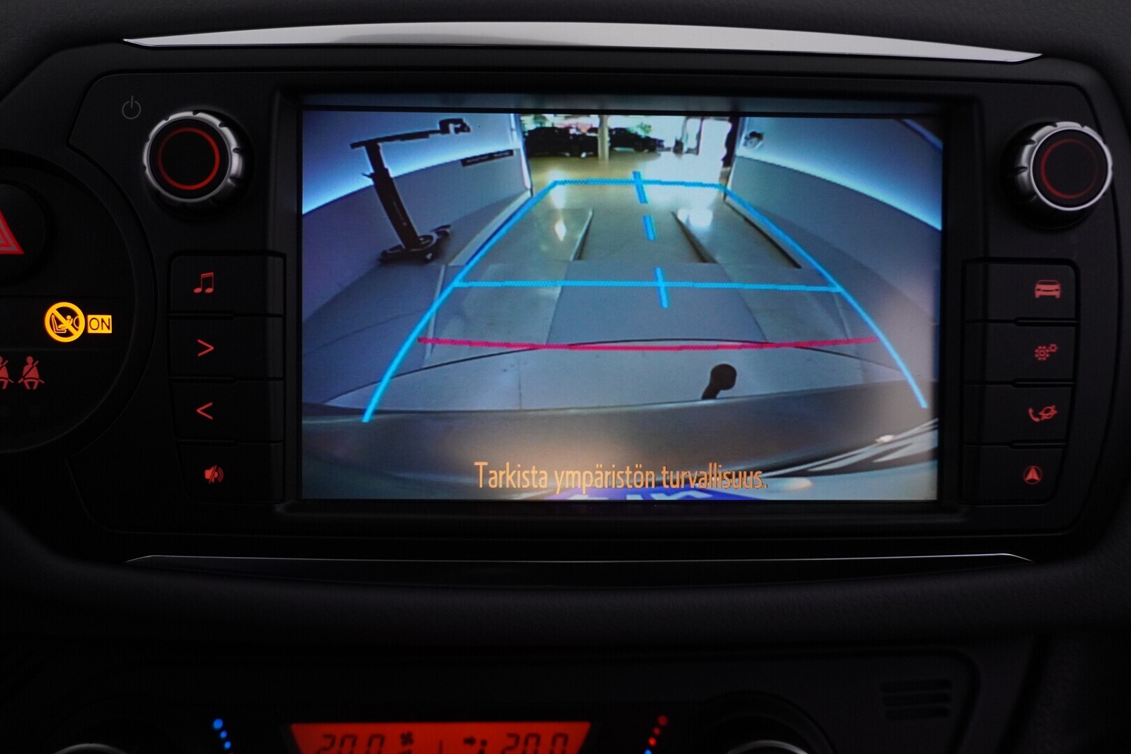 TOYOTA Yaris 2015