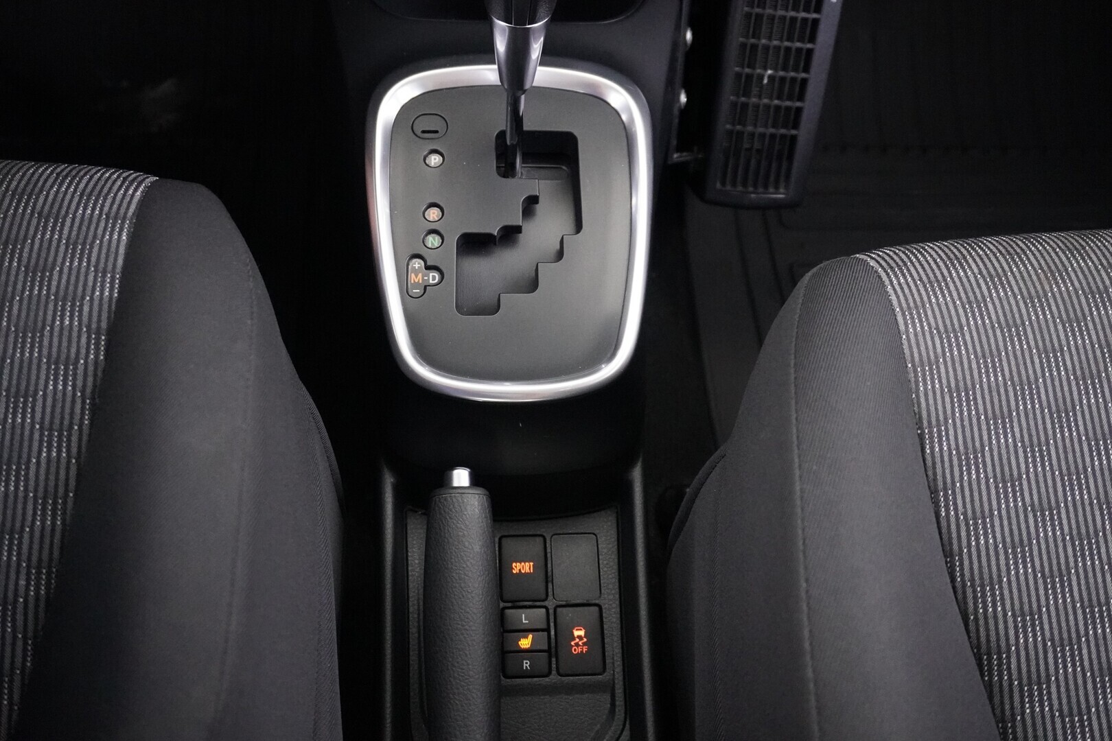 TOYOTA Yaris 2015