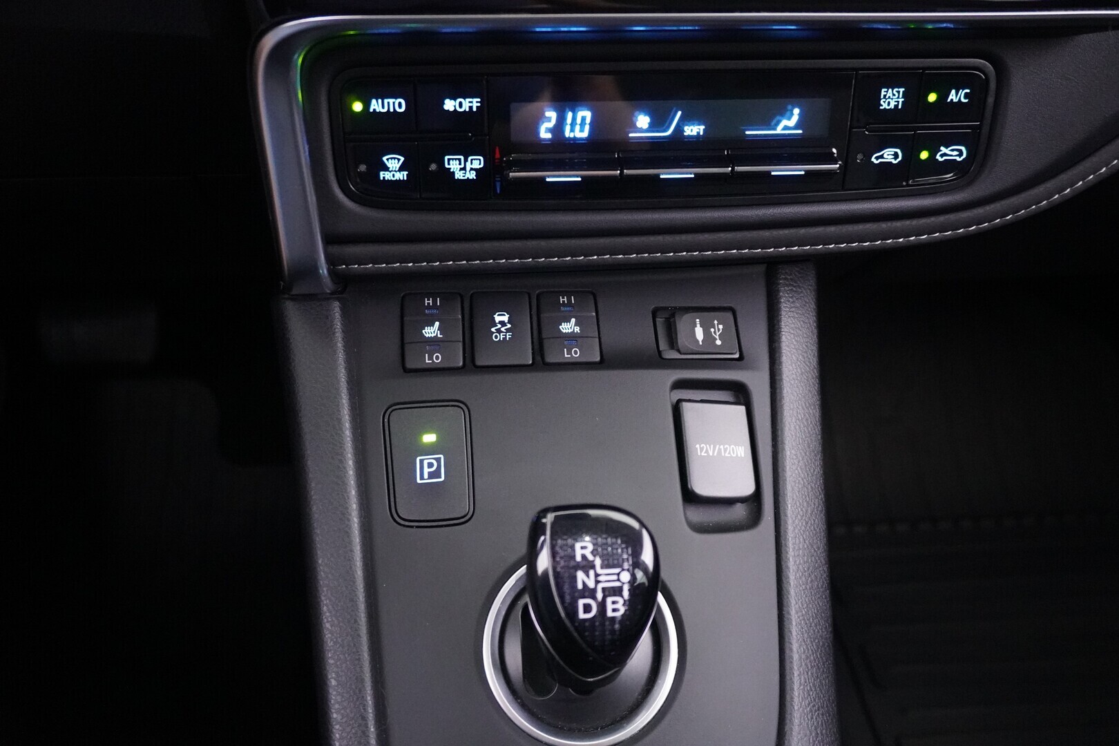 TOYOTA Auris 2018