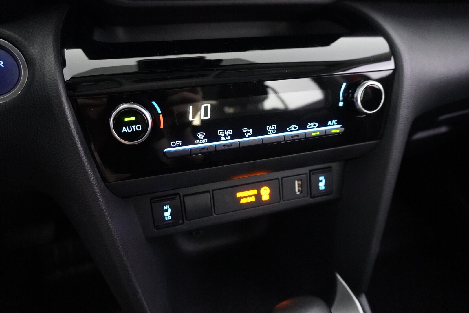 TOYOTA Yaris Cross 2024