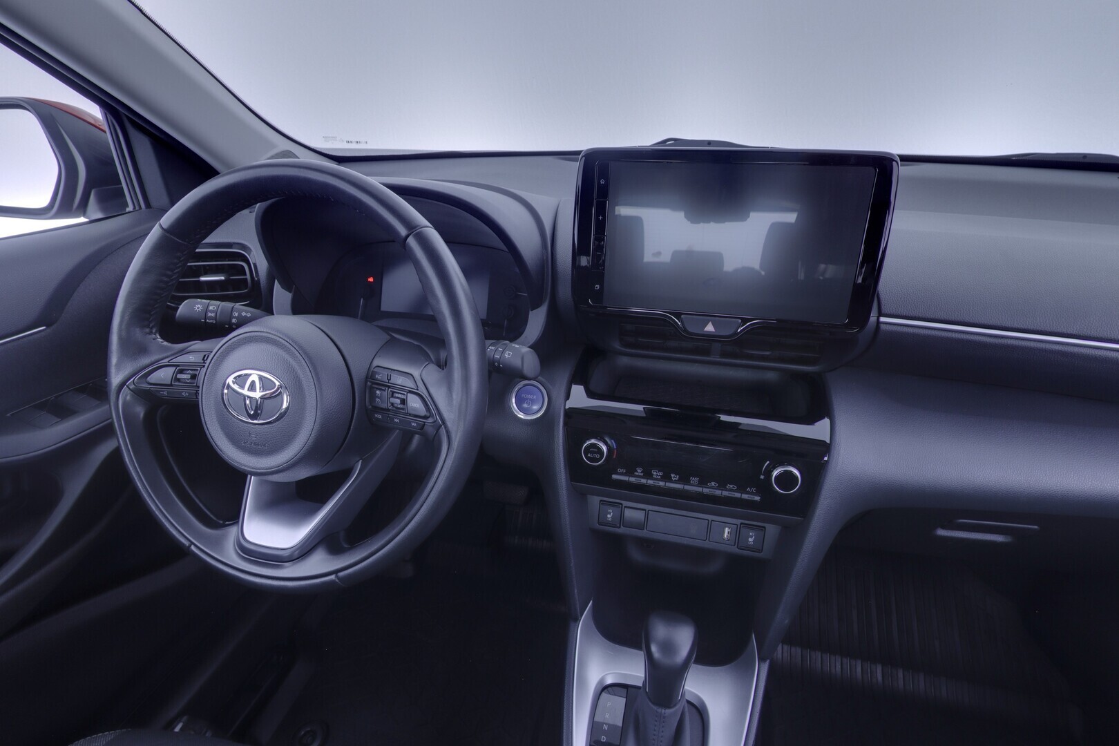TOYOTA Yaris Cross 2024