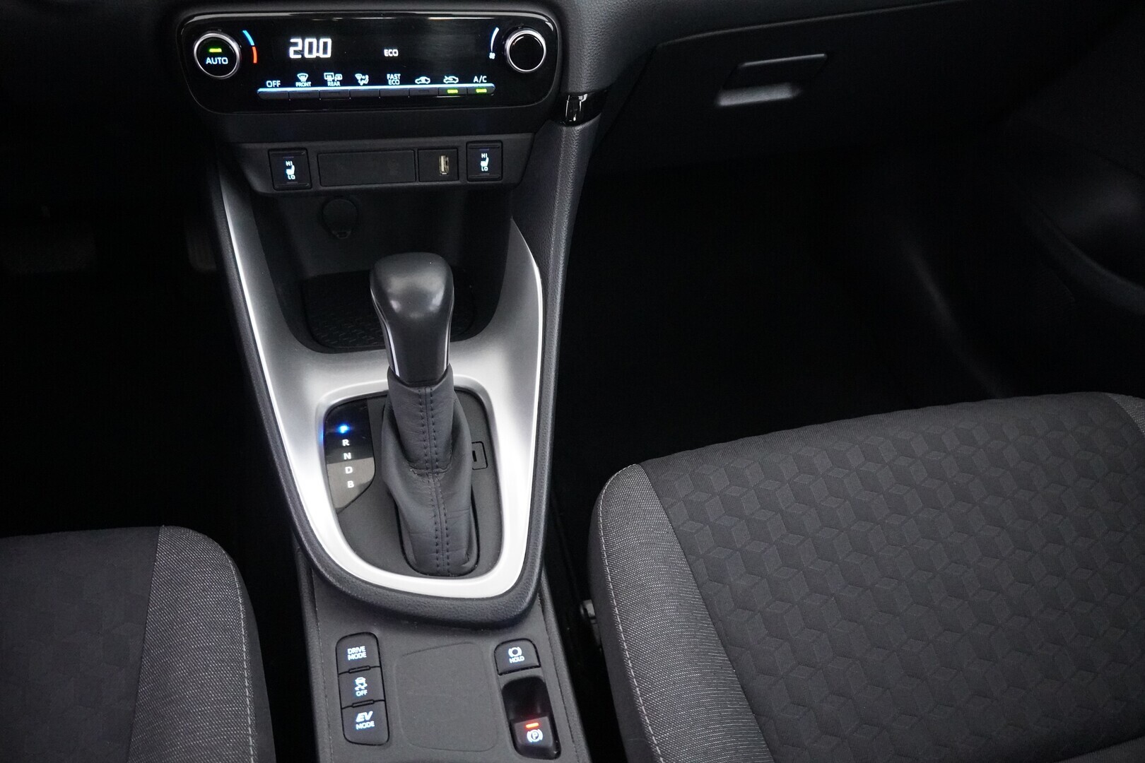 TOYOTA Yaris 2021