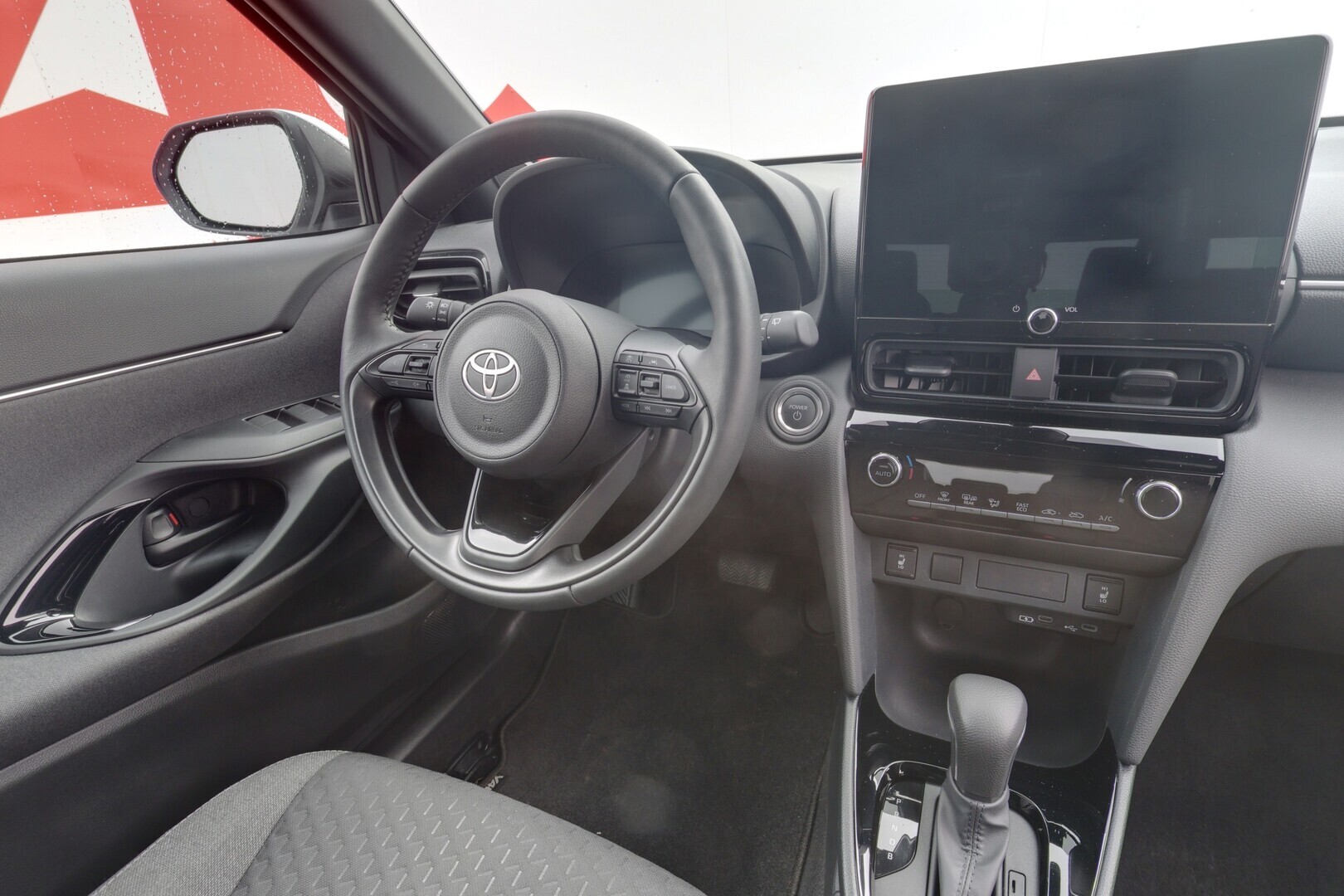 TOYOTA Yaris Cross 2025
