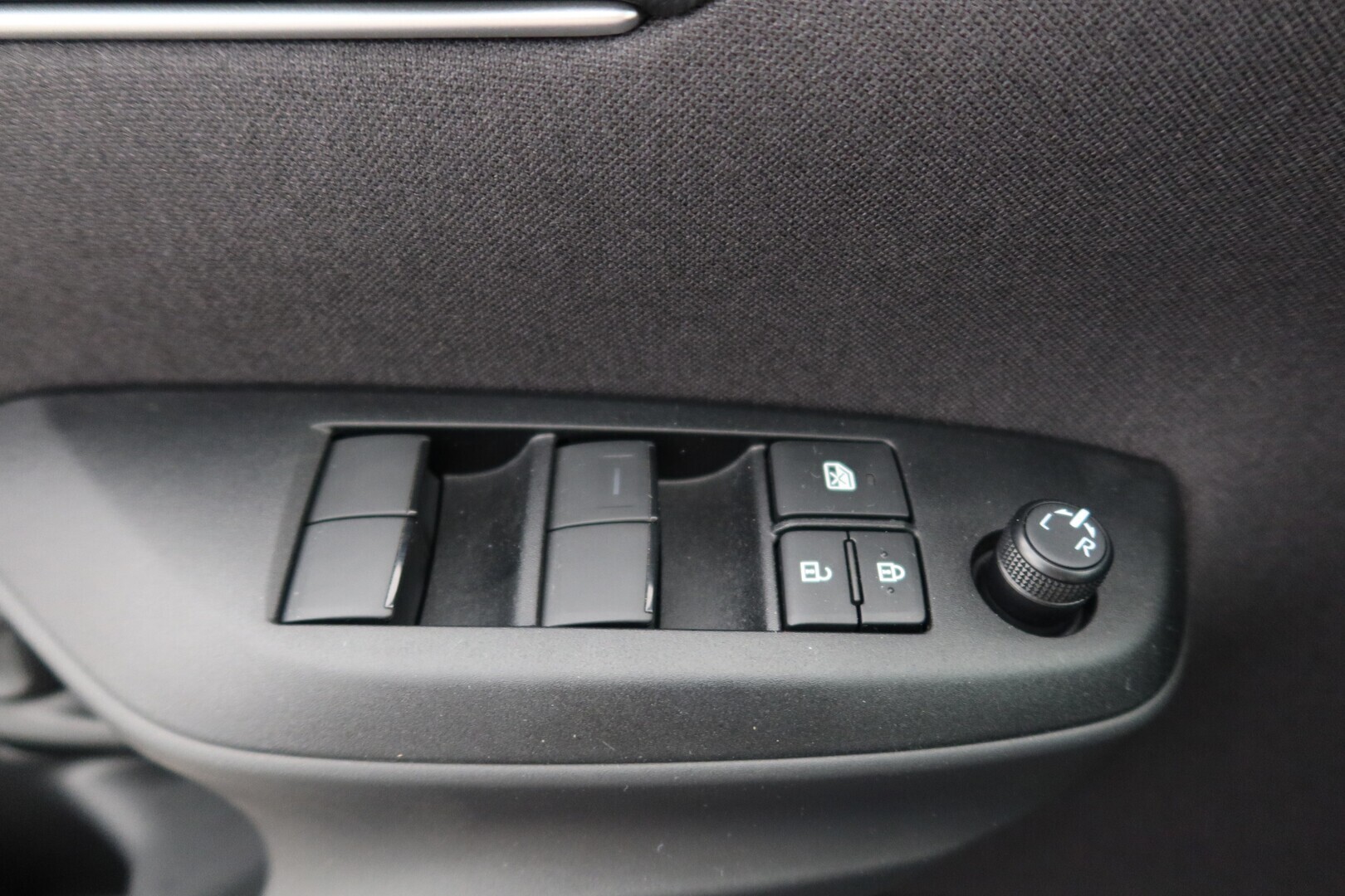 TOYOTA Yaris Cross 2025