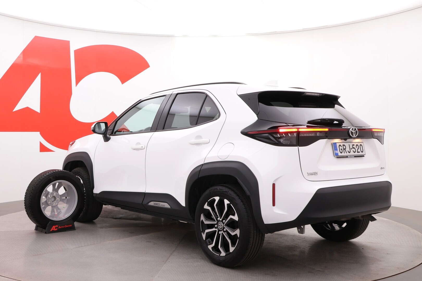 TOYOTA Yaris Cross 2025
