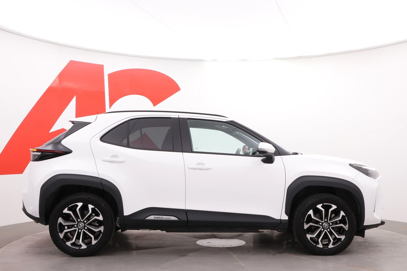 TOYOTA Yaris Cross 2025