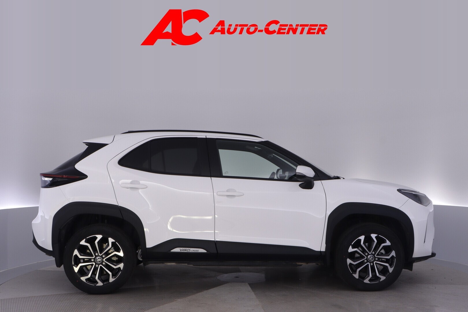 TOYOTA Yaris Cross 2025
