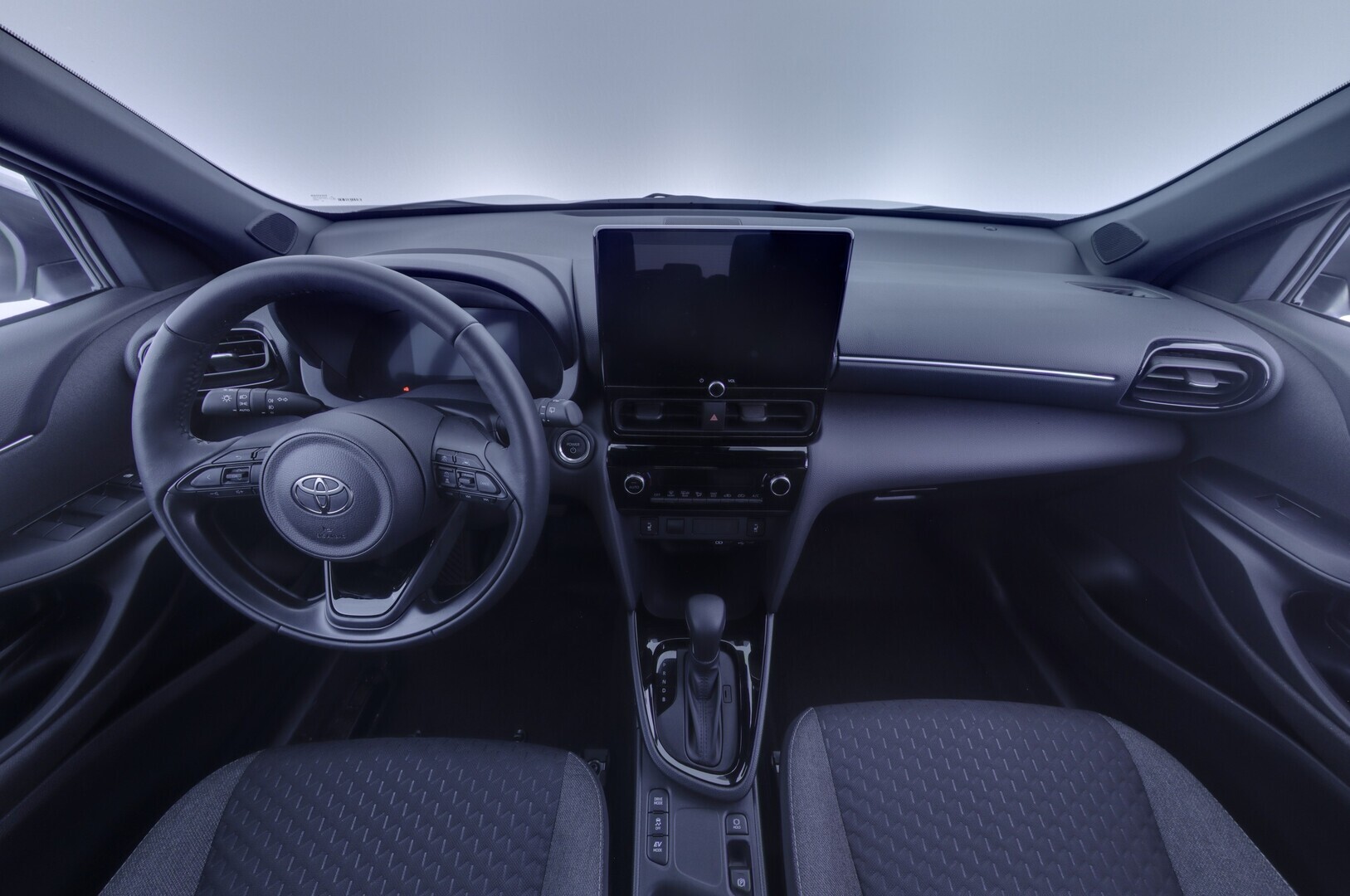 TOYOTA Yaris Cross 2025