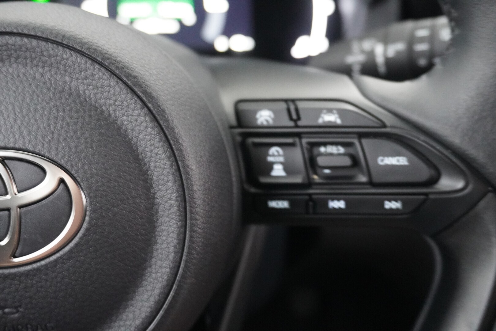 TOYOTA Yaris Cross 2025