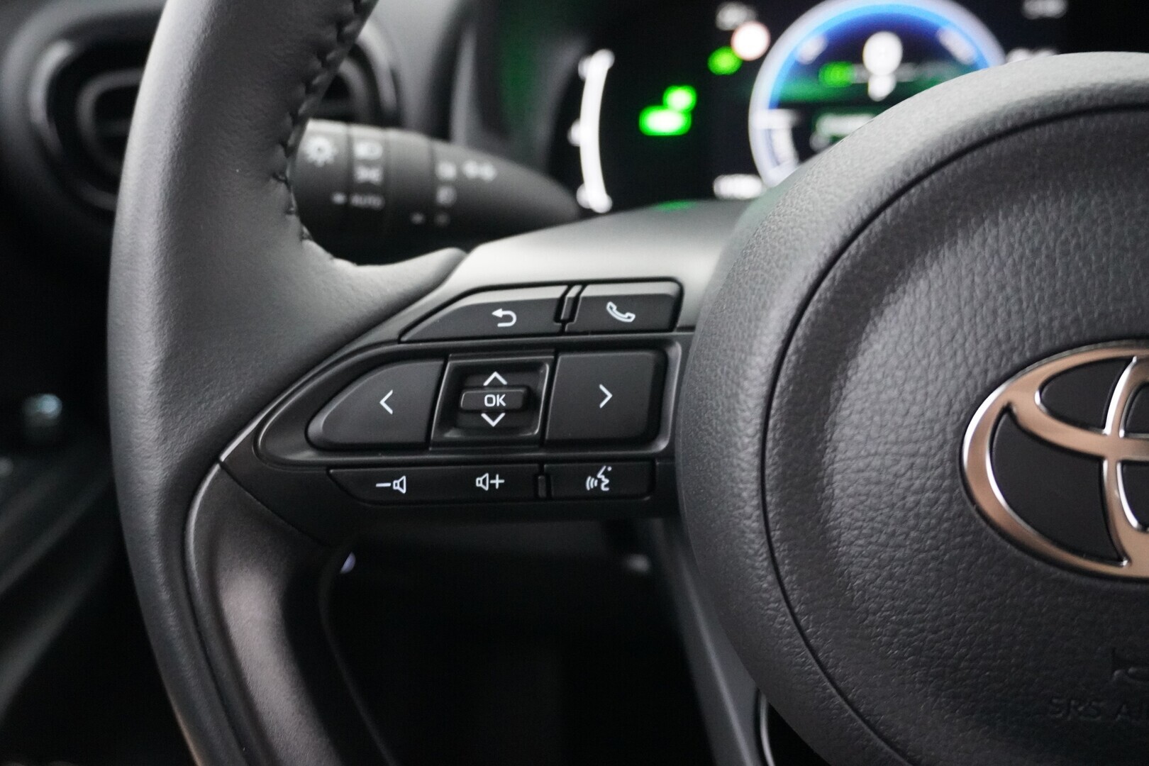 TOYOTA Yaris Cross 2025
