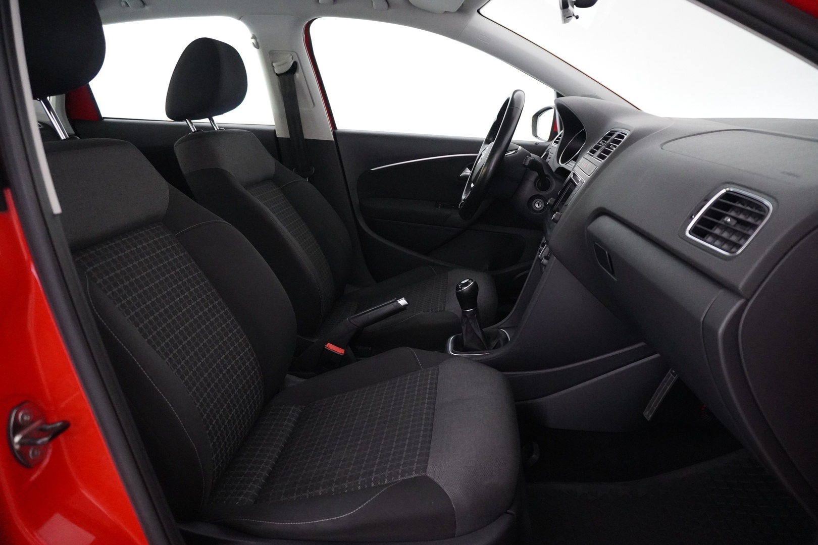 VOLKSWAGEN Polo 2015