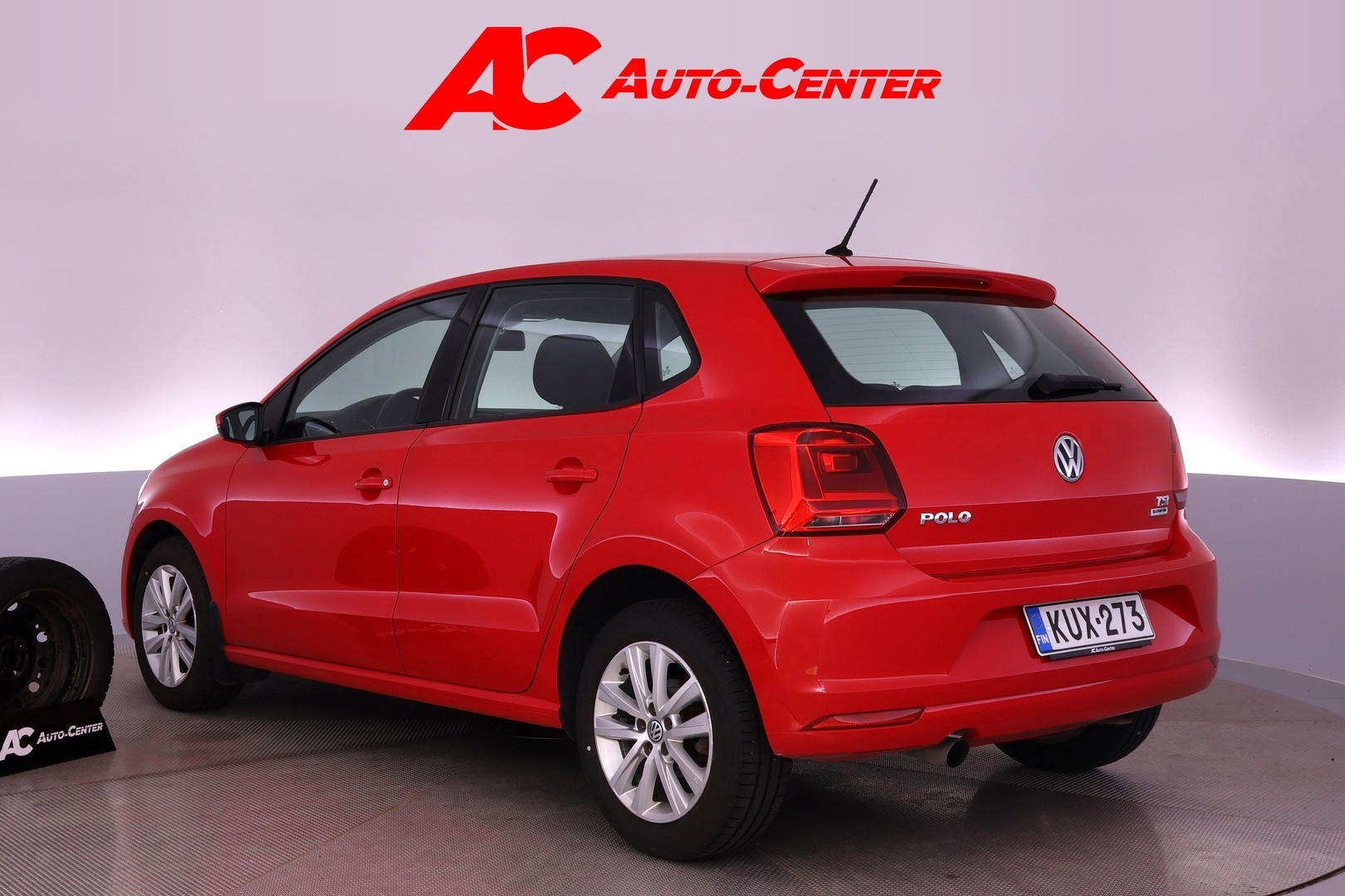 VOLKSWAGEN Polo 2015