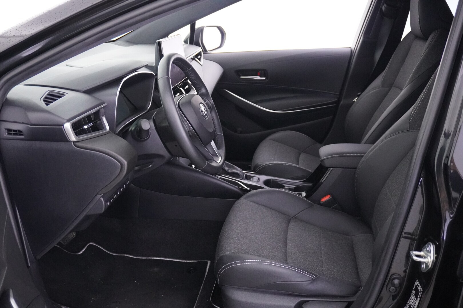 TOYOTA Corolla 2025