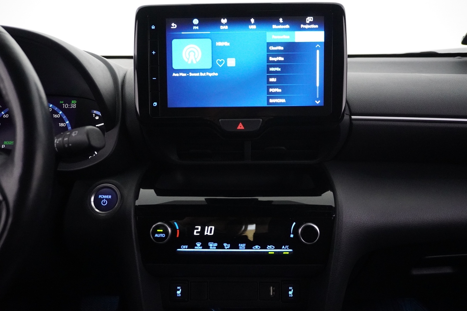 TOYOTA Yaris Cross 2022