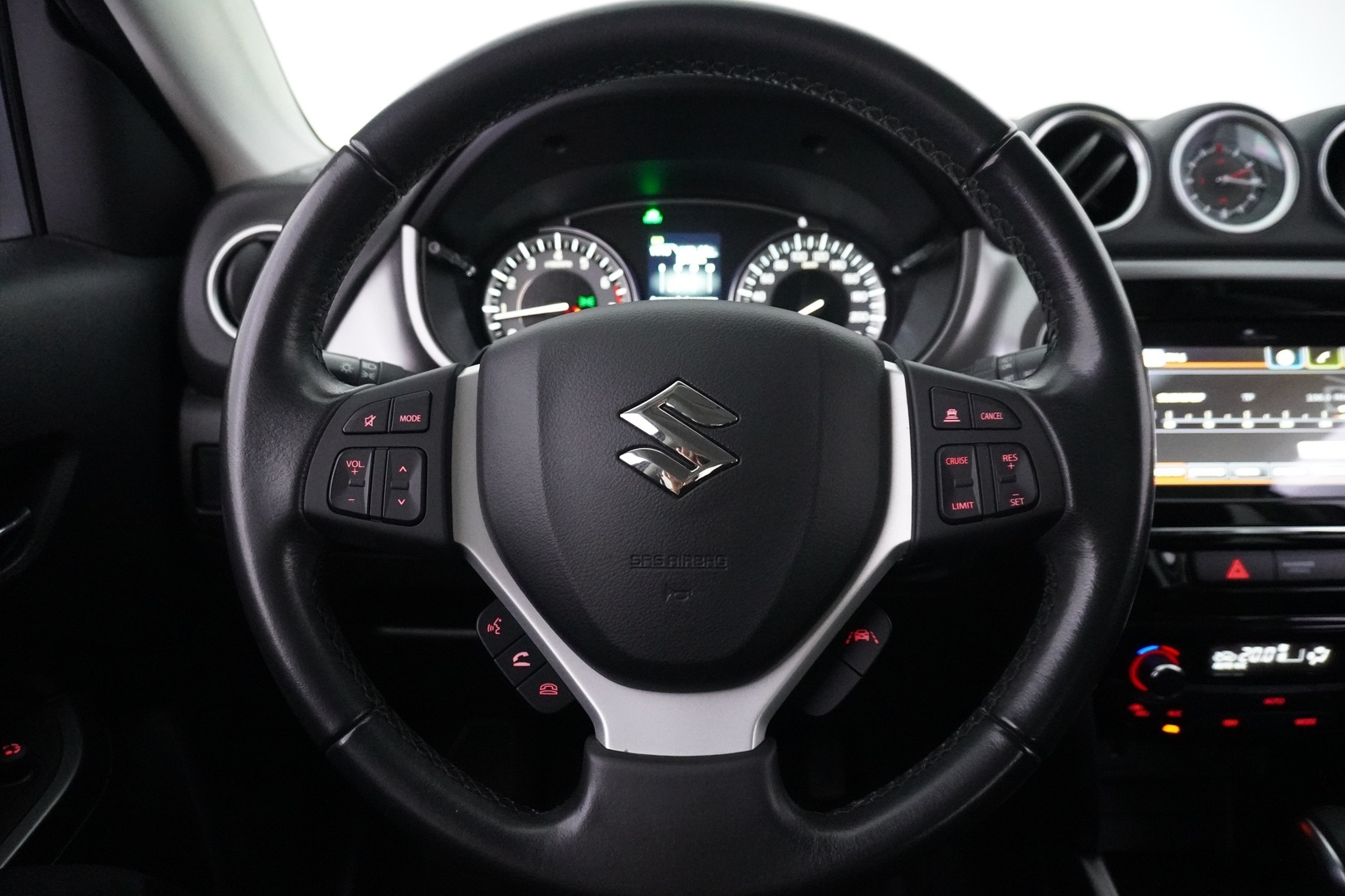 SUZUKI Vitara 2023