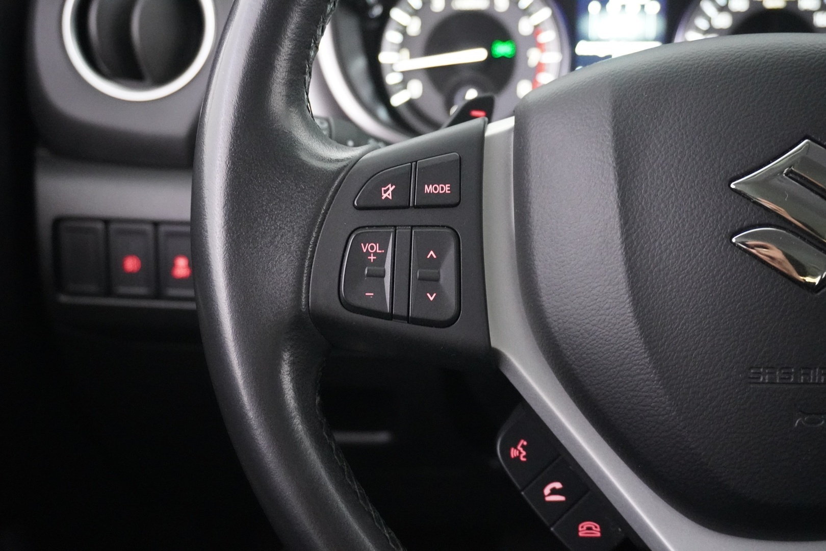 SUZUKI Vitara 2023