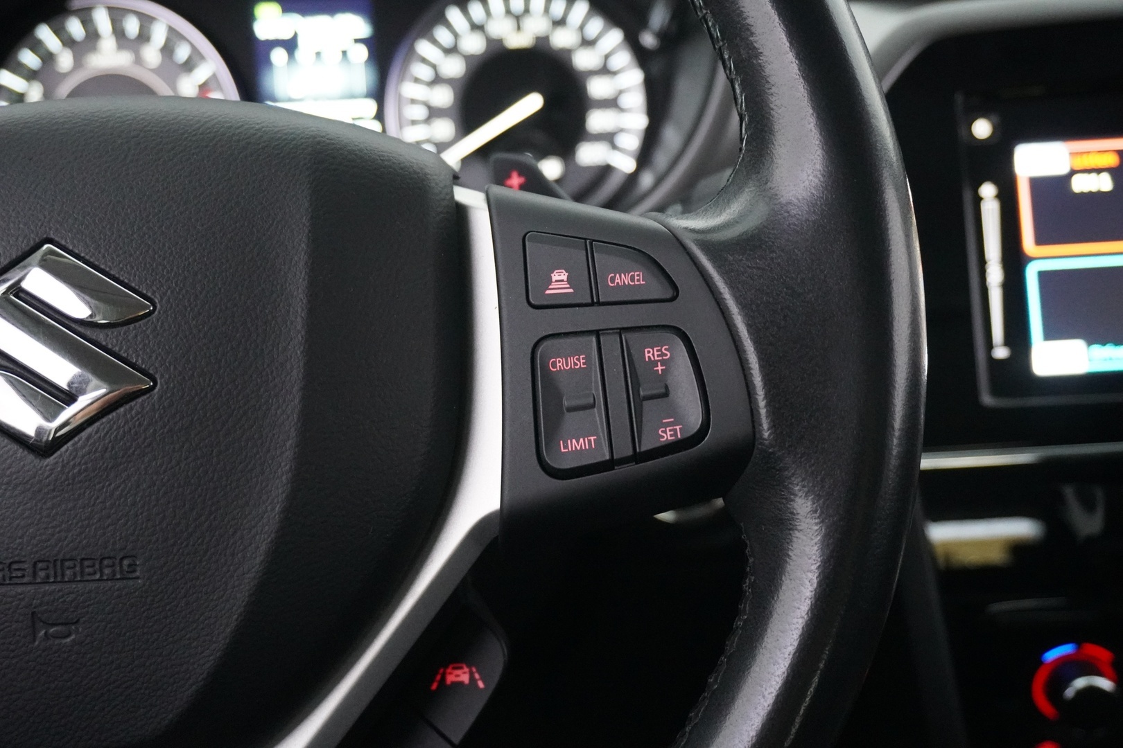 SUZUKI Vitara 2023
