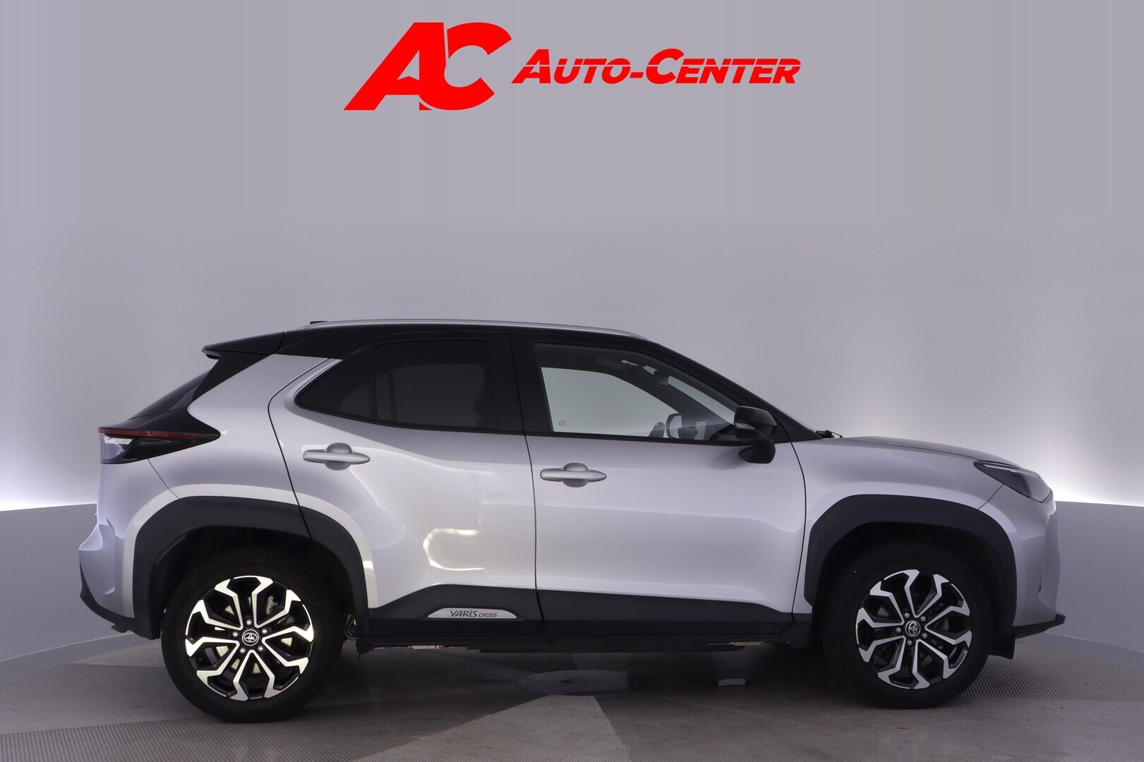 TOYOTA Yaris Cross 2022