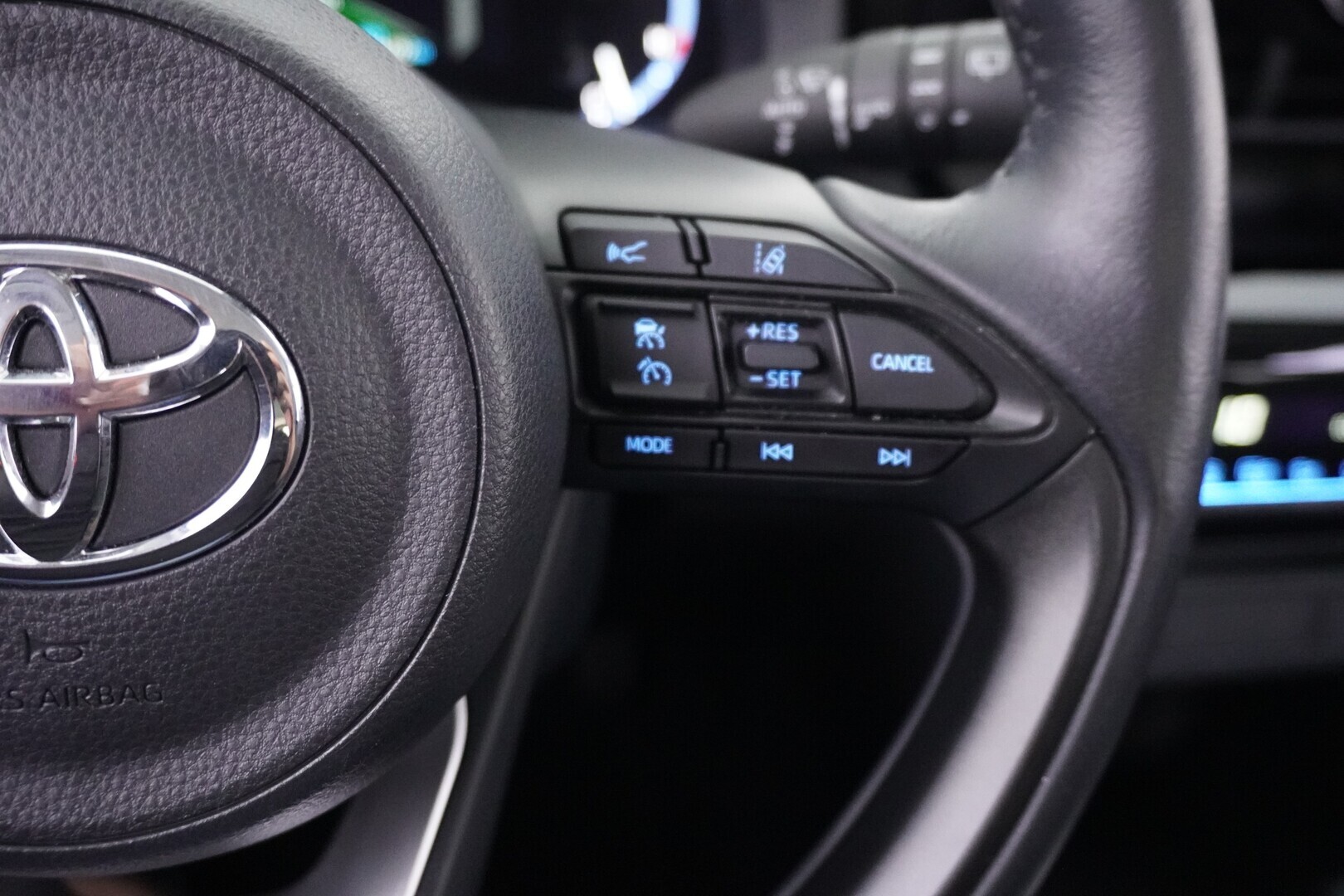 TOYOTA Yaris Cross 2023