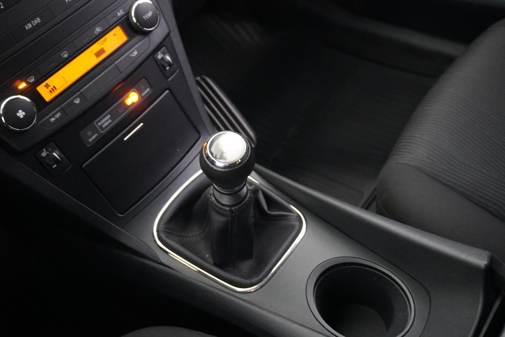 TOYOTA Avensis 2011