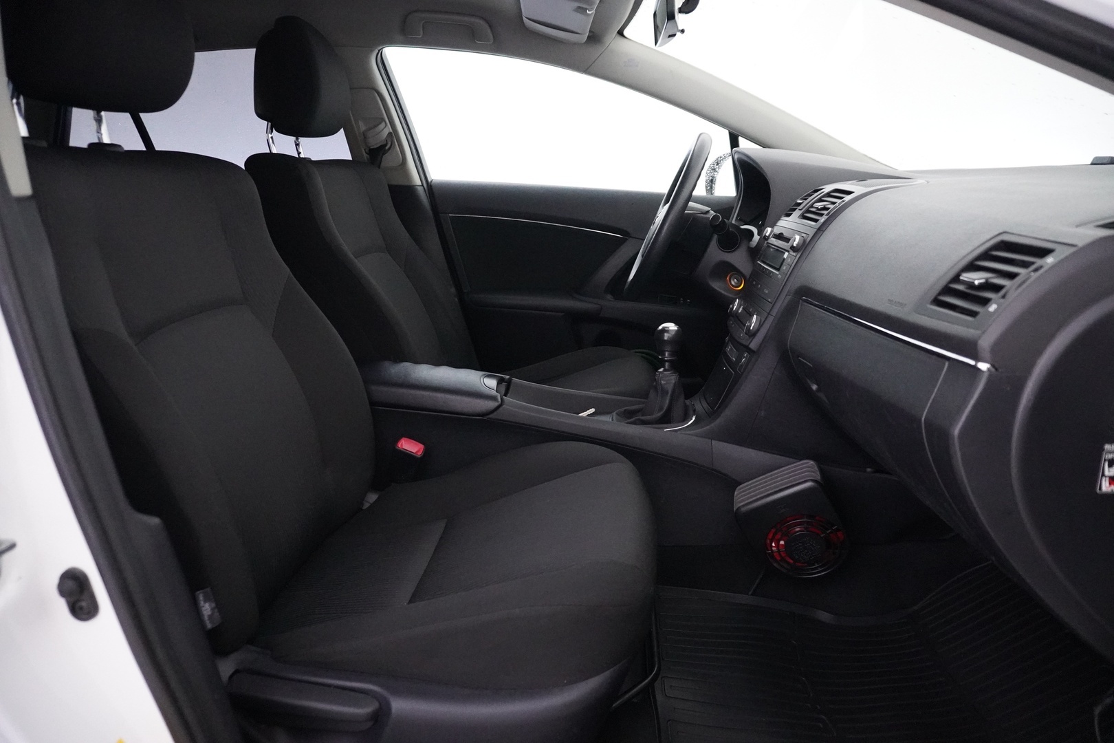 TOYOTA Avensis 2011
