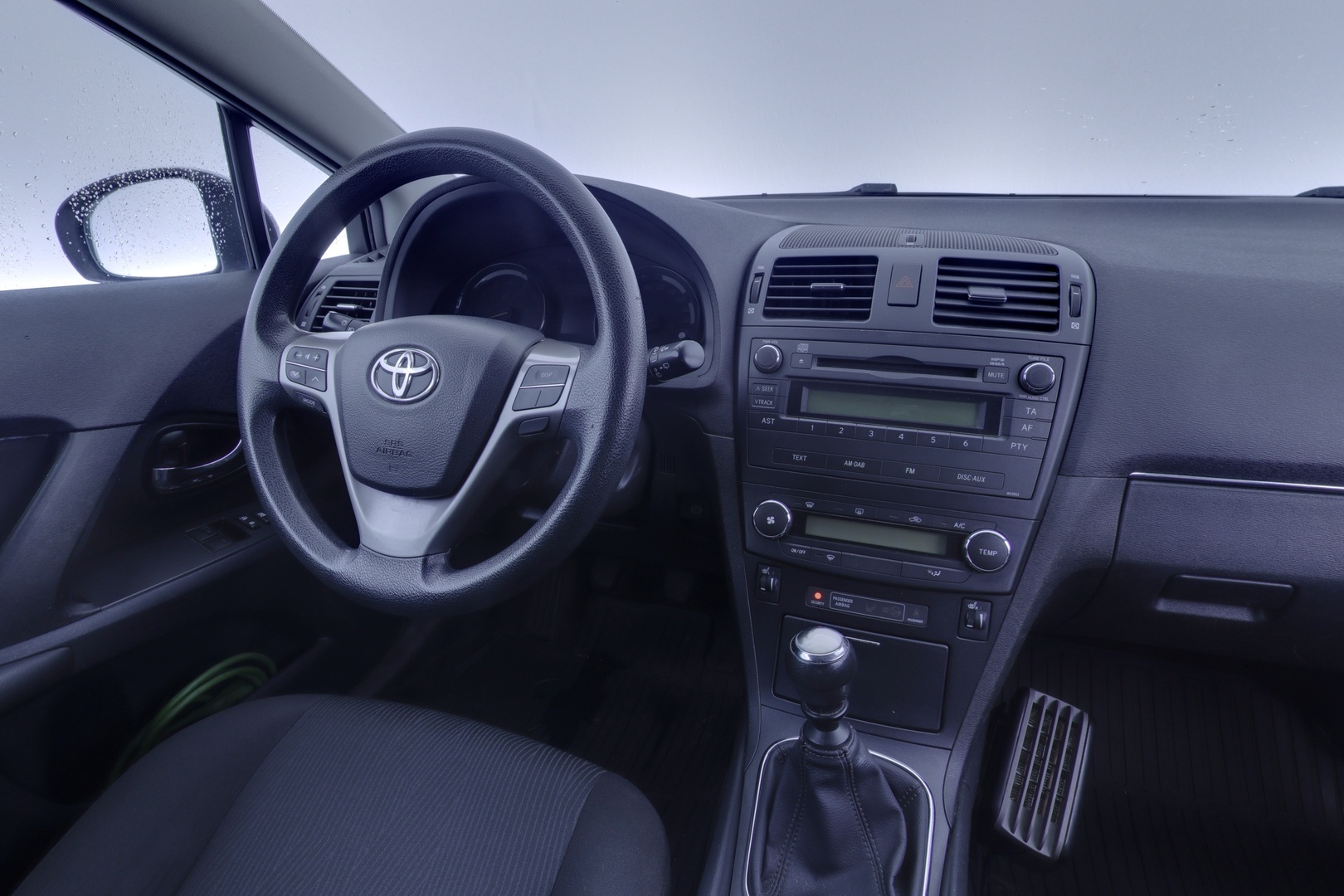 TOYOTA Avensis 2011