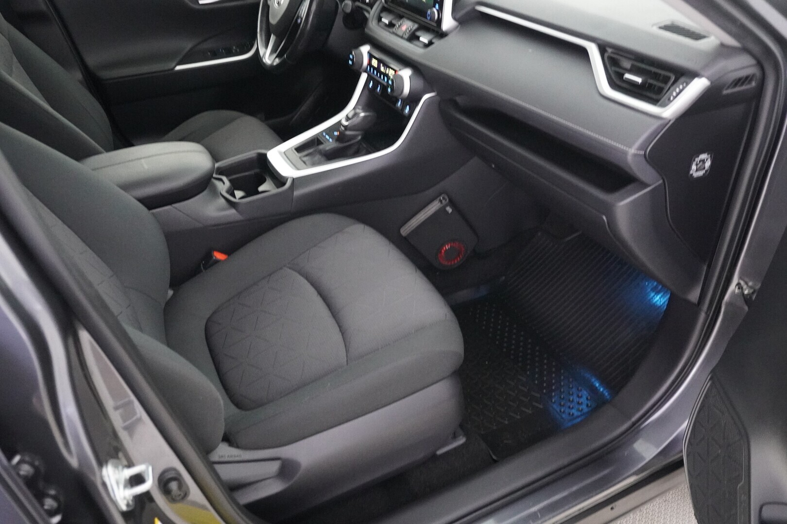 TOYOTA RAV4 2019