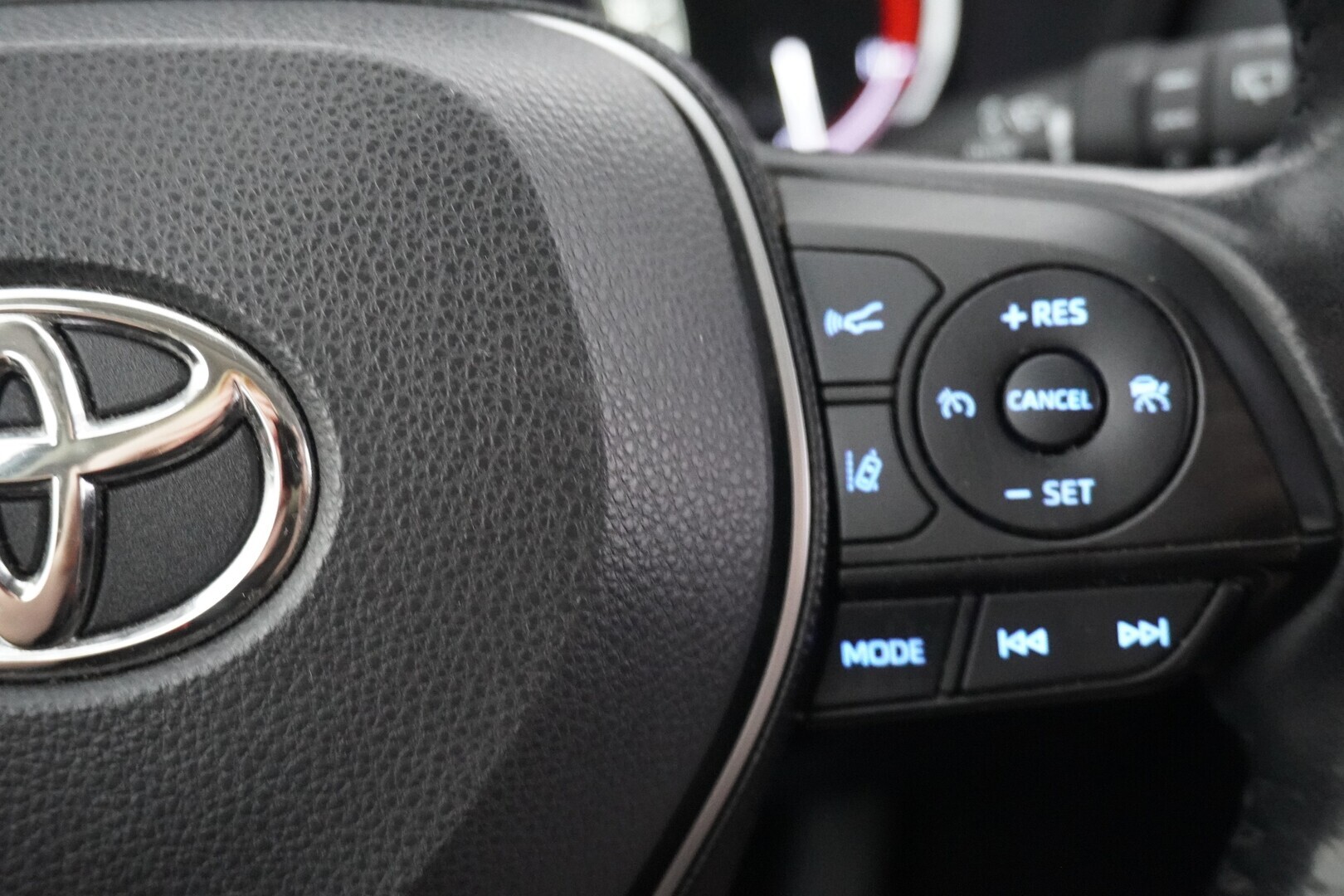 TOYOTA RAV4 2019