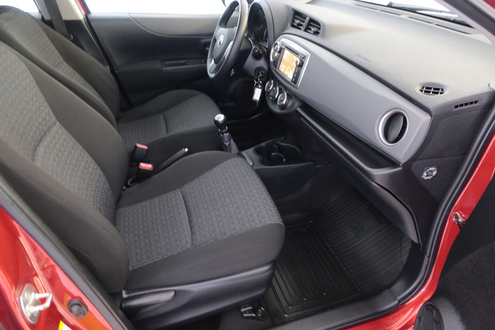 TOYOTA Yaris 2014
