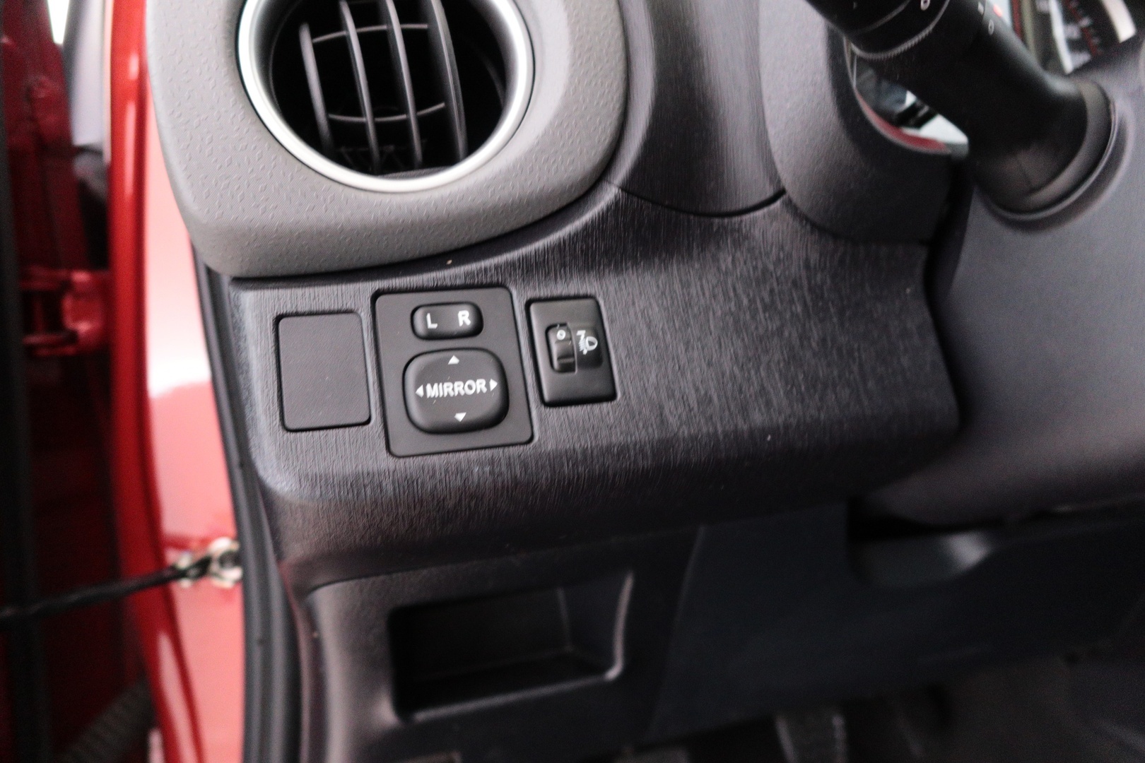 TOYOTA Yaris 2014