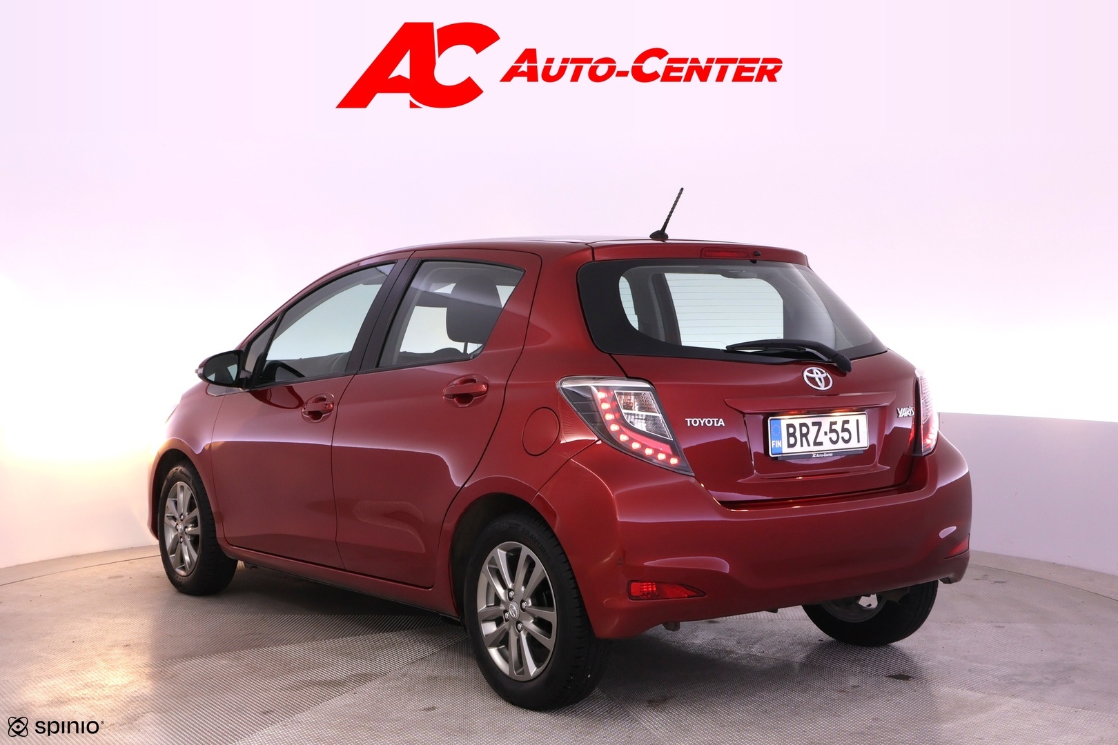 TOYOTA Yaris 2014