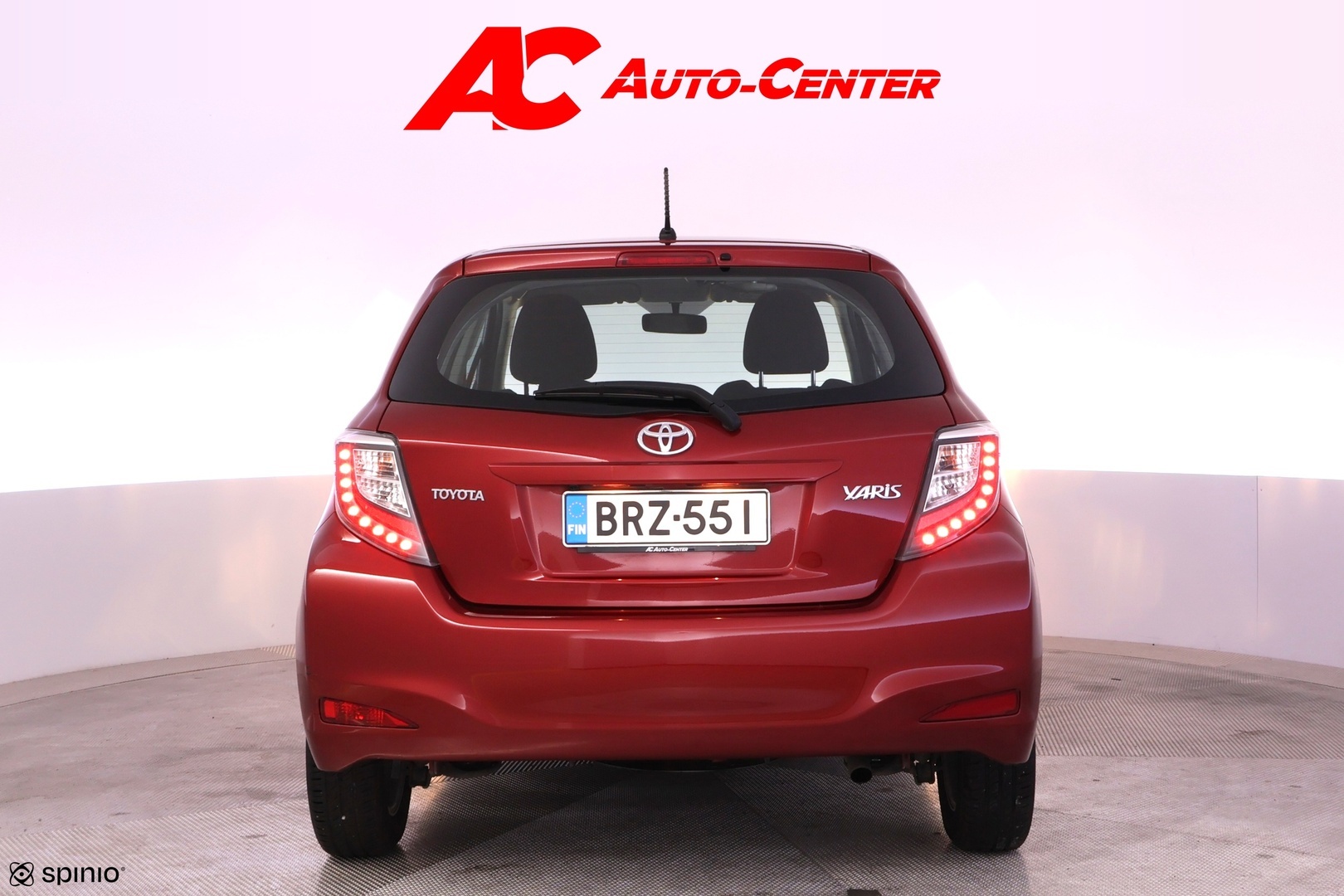TOYOTA Yaris 2014
