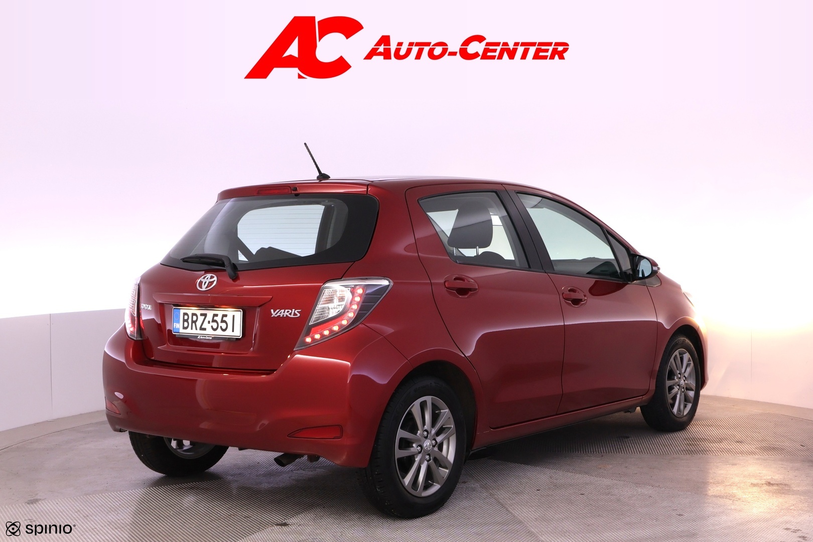 TOYOTA Yaris 2014