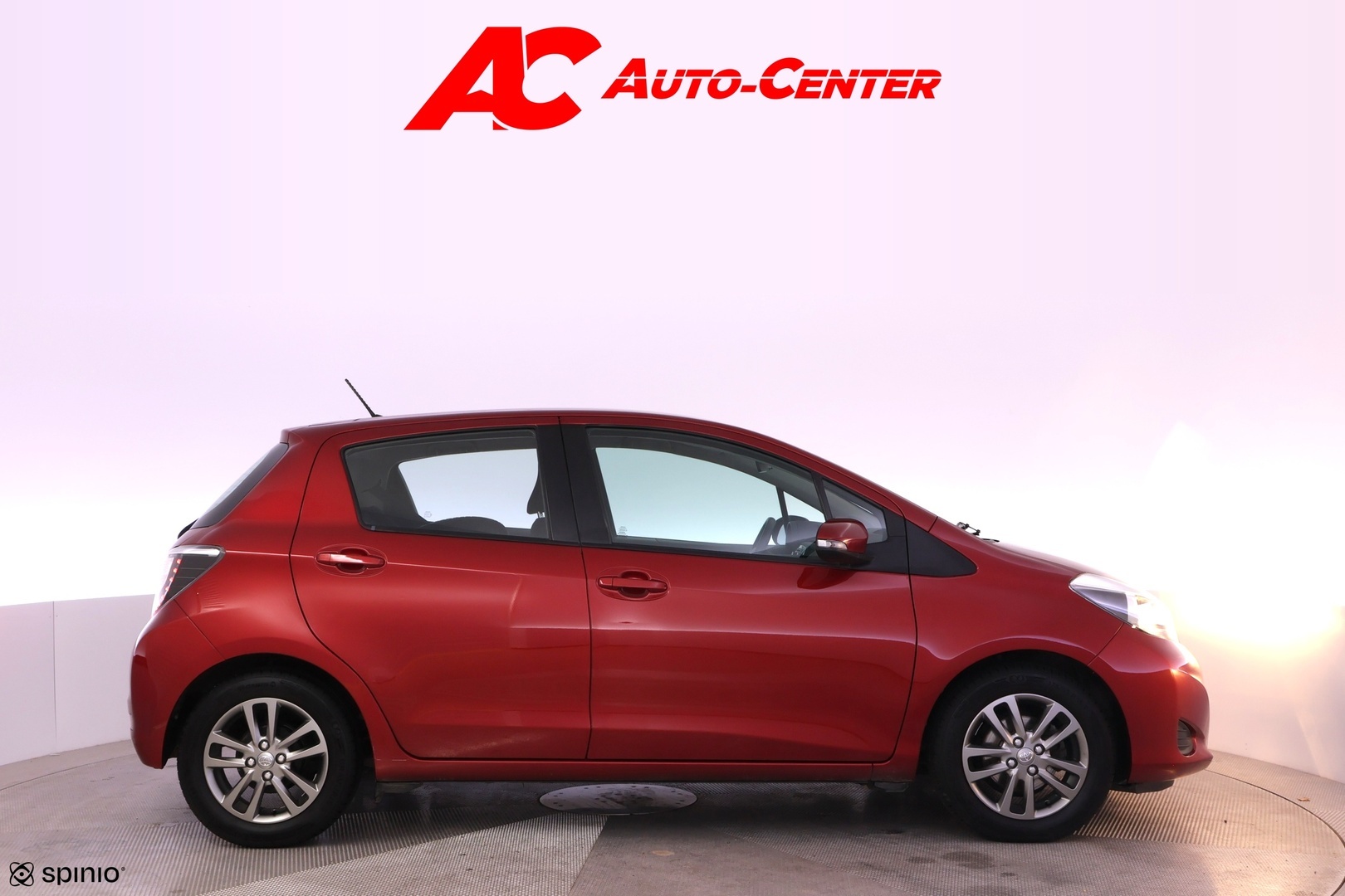 TOYOTA Yaris 2014