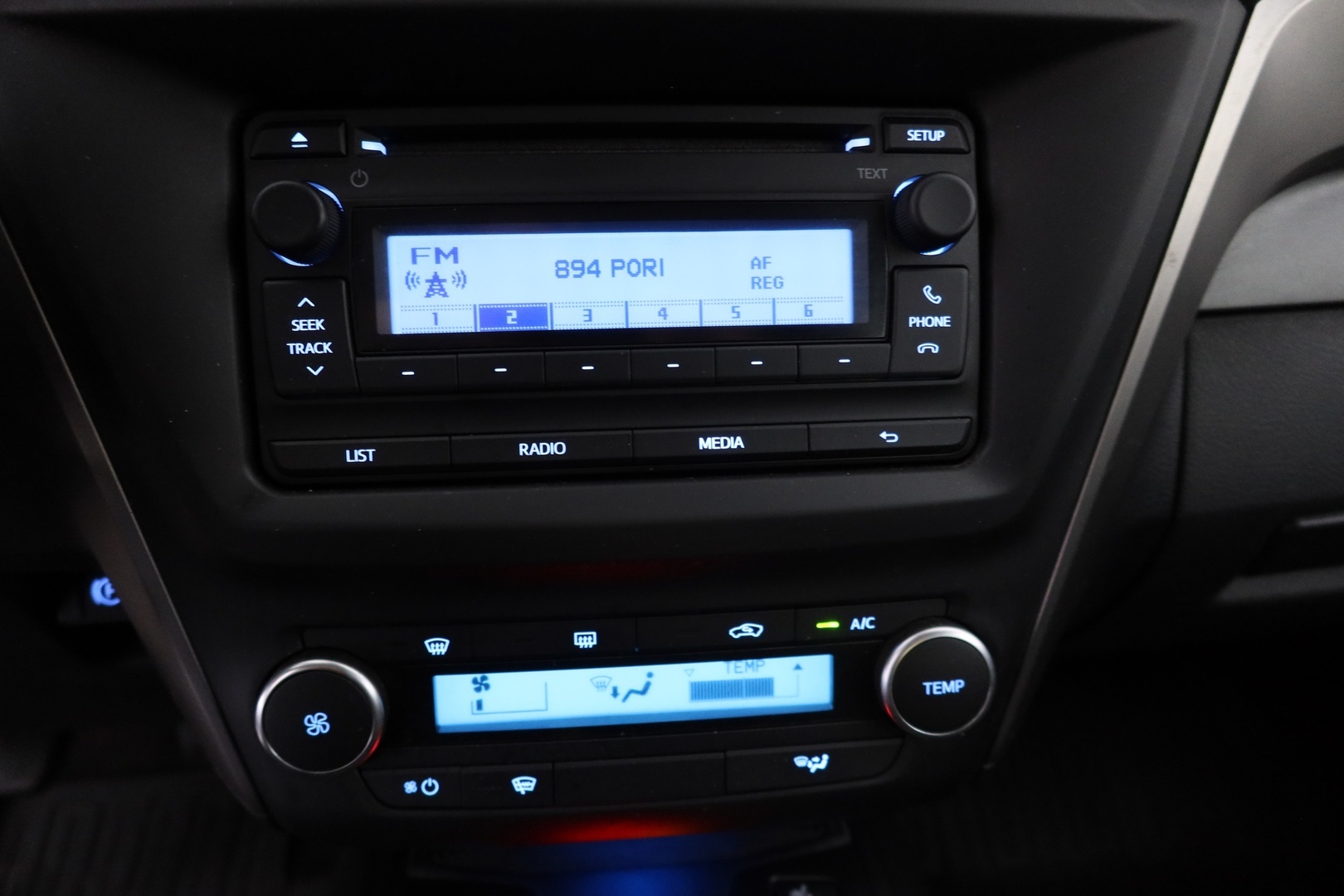TOYOTA Avensis 2015