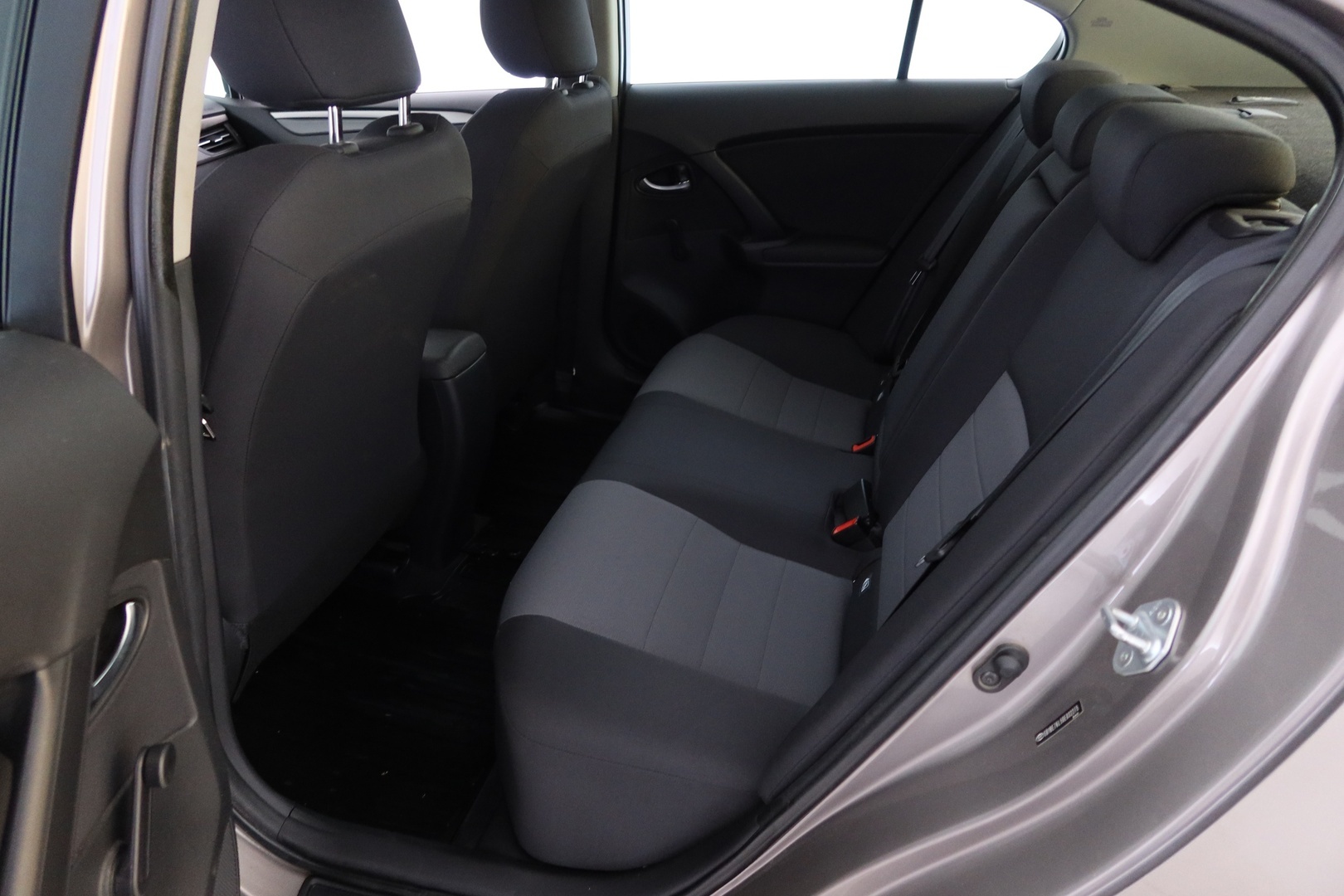 TOYOTA Avensis 2015
