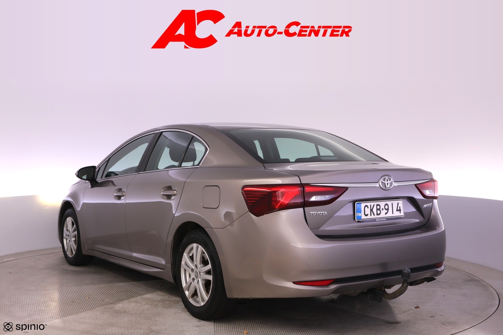 TOYOTA Avensis 2015