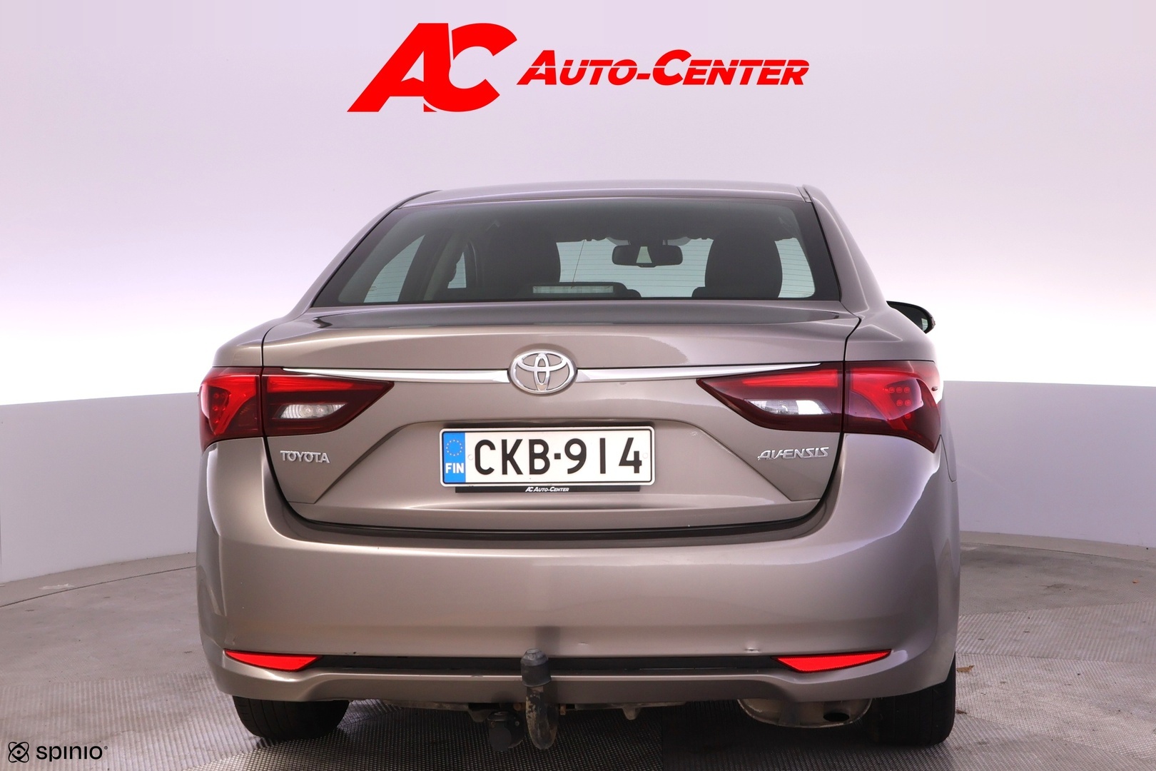 TOYOTA Avensis 2015