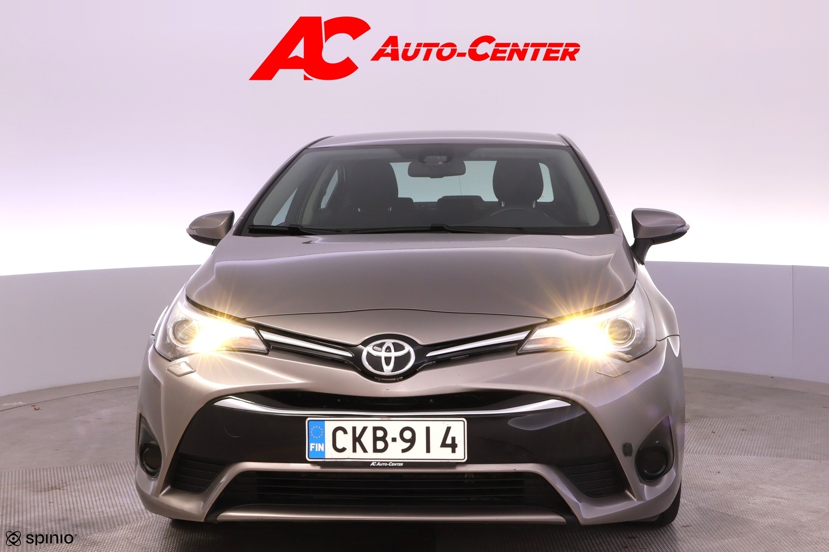 TOYOTA Avensis 2015