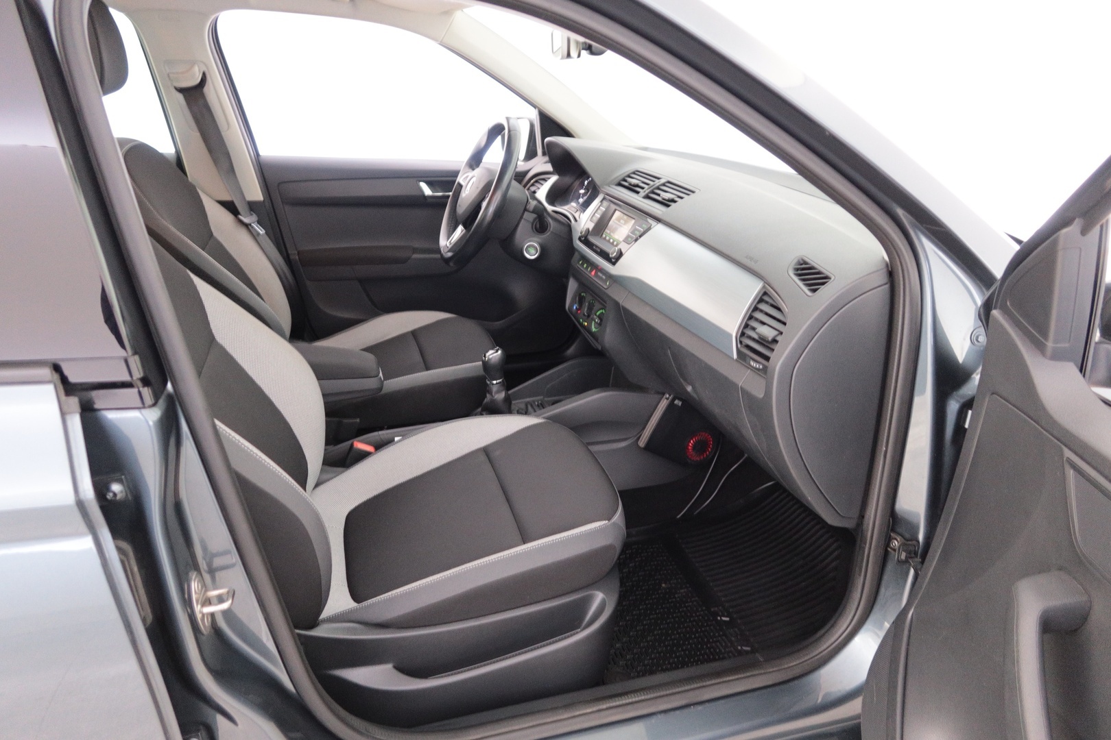 SKODA Fabia 2016