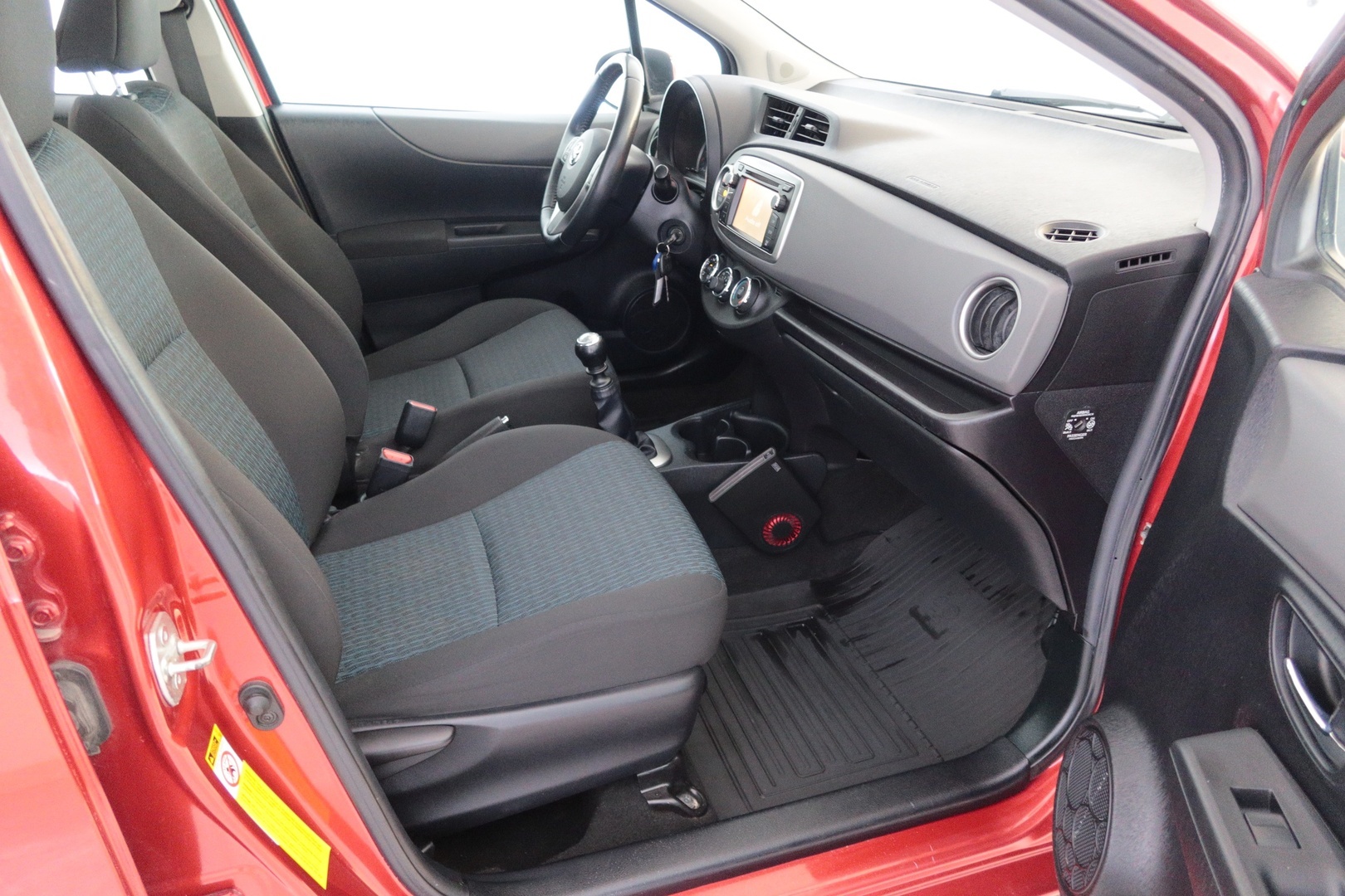 TOYOTA Yaris 2012