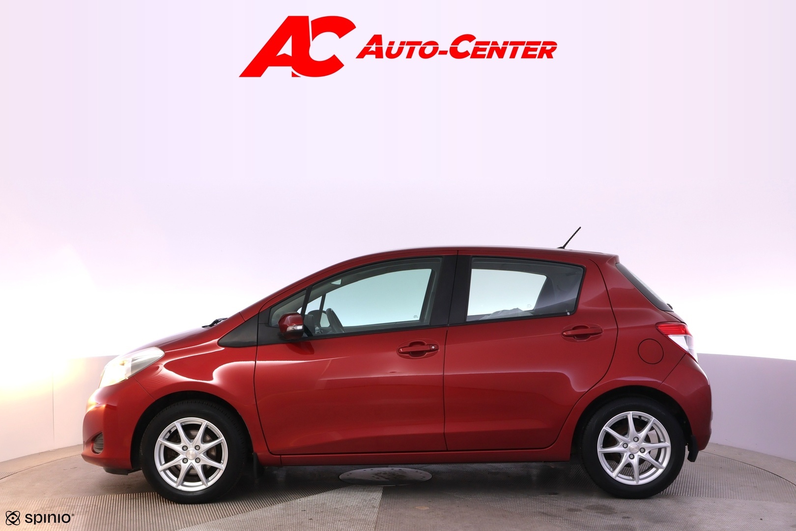 TOYOTA Yaris 2012