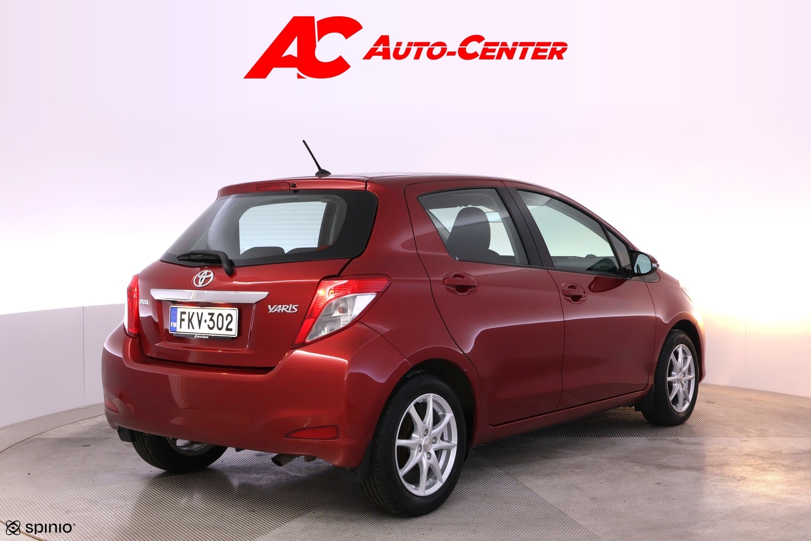 TOYOTA Yaris 2012