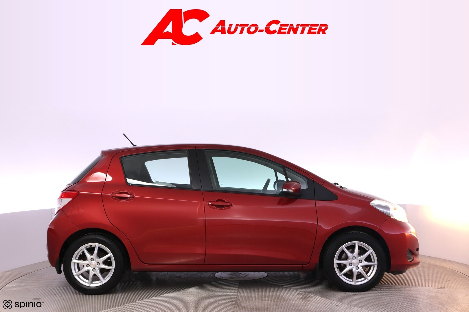 TOYOTA Yaris 2012