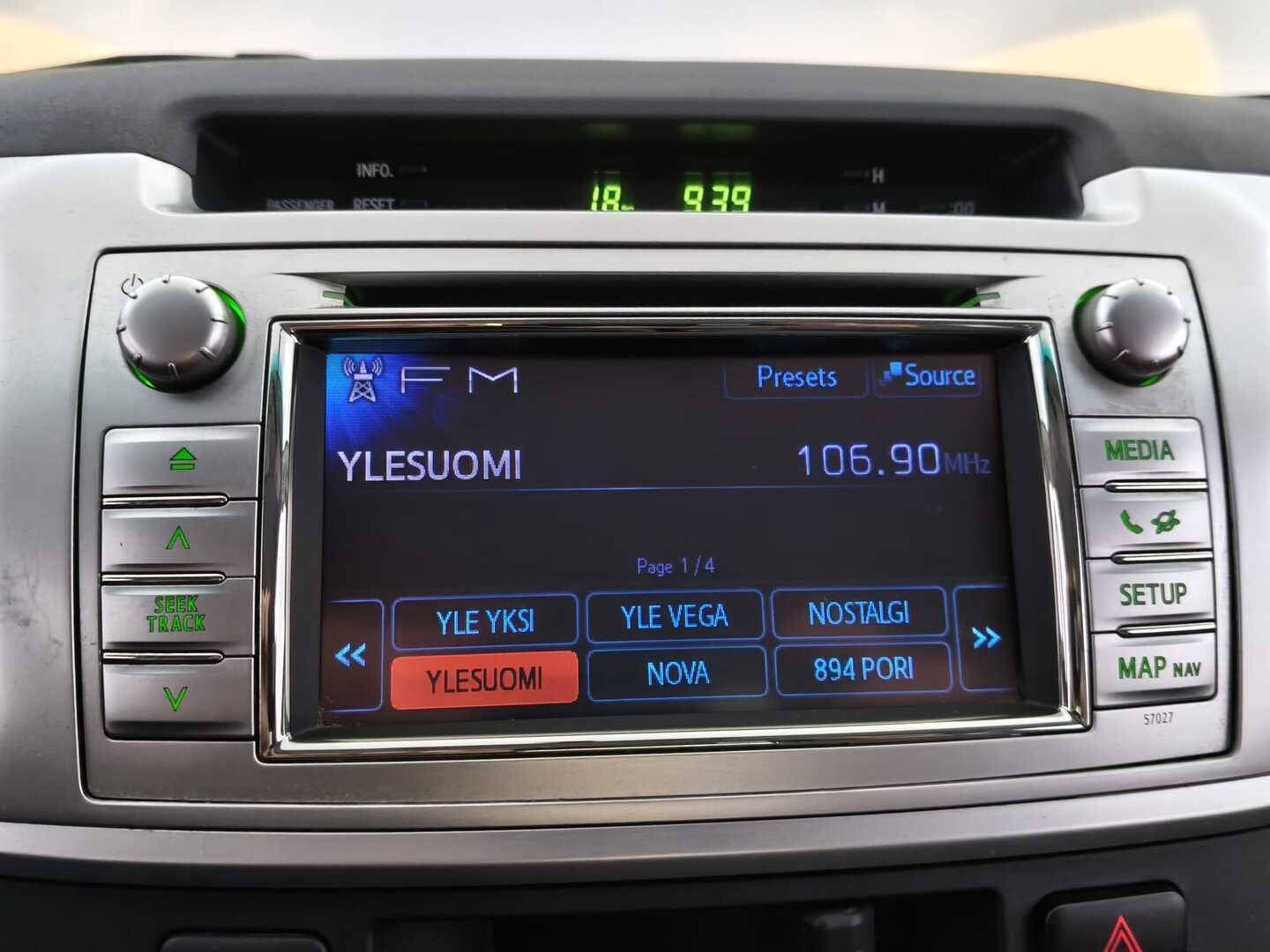 TOYOTA Hilux 2011